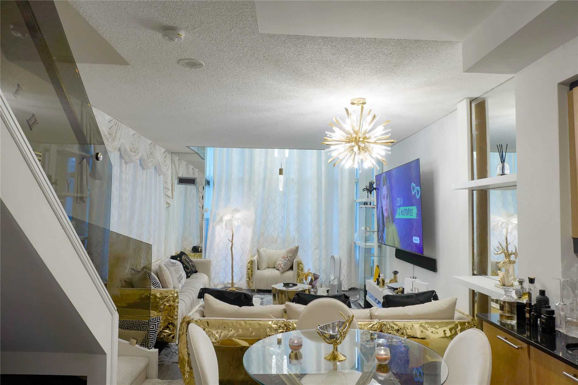 36 Blue Jays Way, #Lph1305