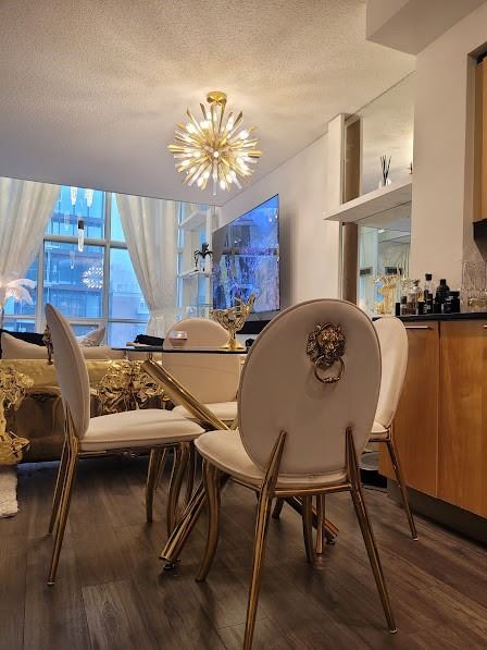 36 Blue Jays Way, #Lph1305