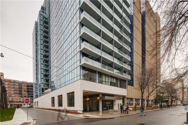 210 Simcoe St, Toronto