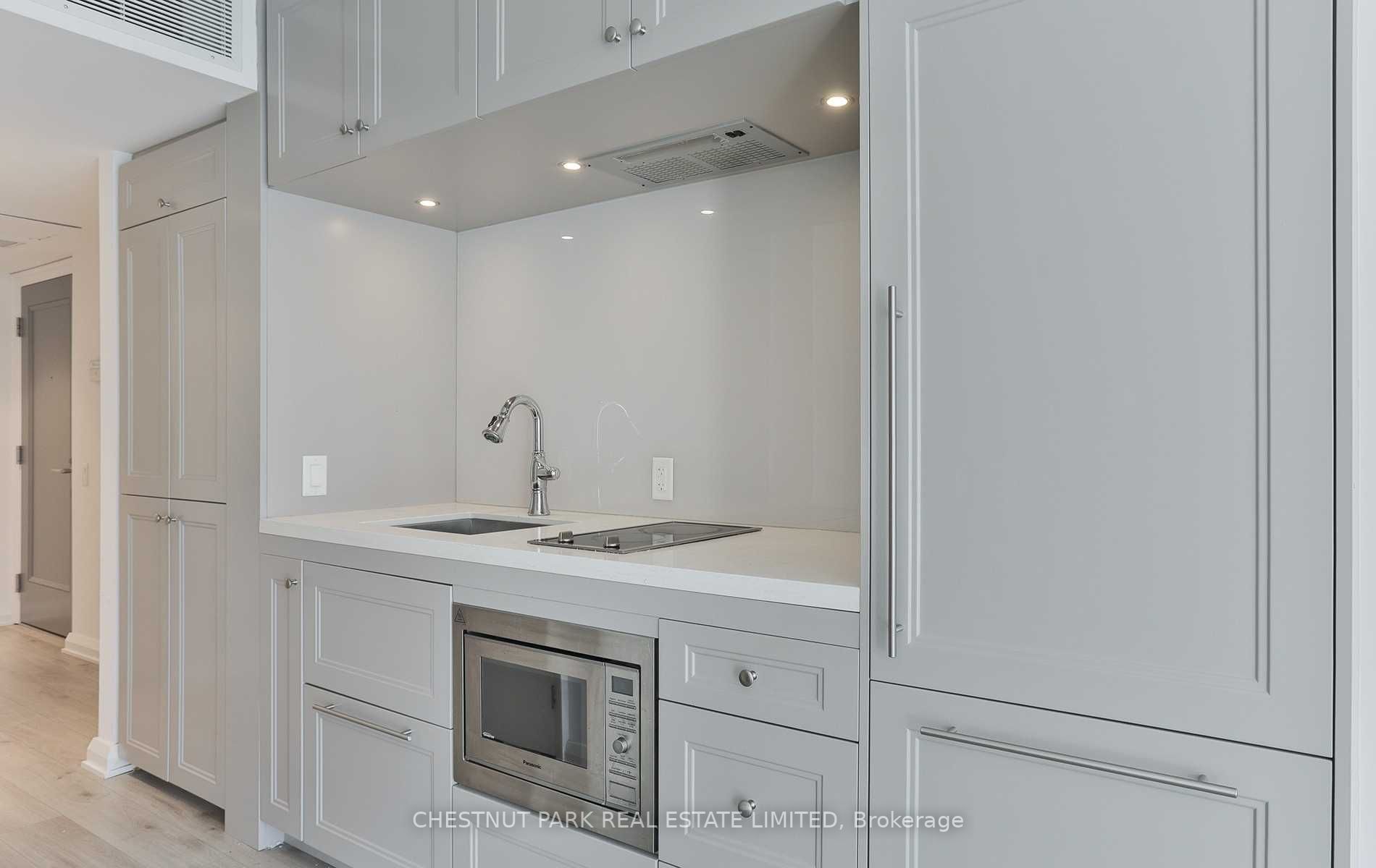 155 Yorkville Ave, #1013