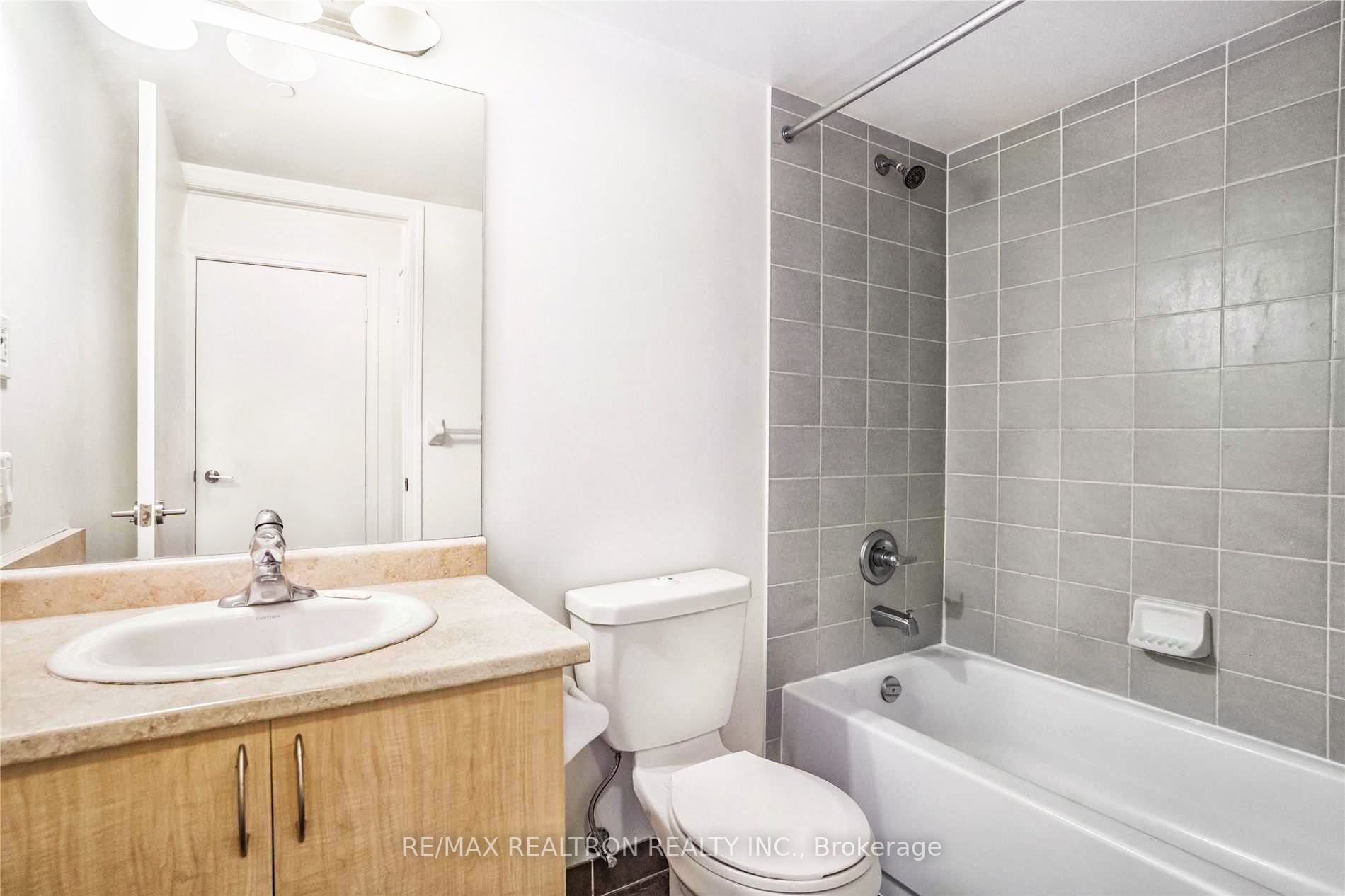 Listing C5966644 - Large Photo # 8