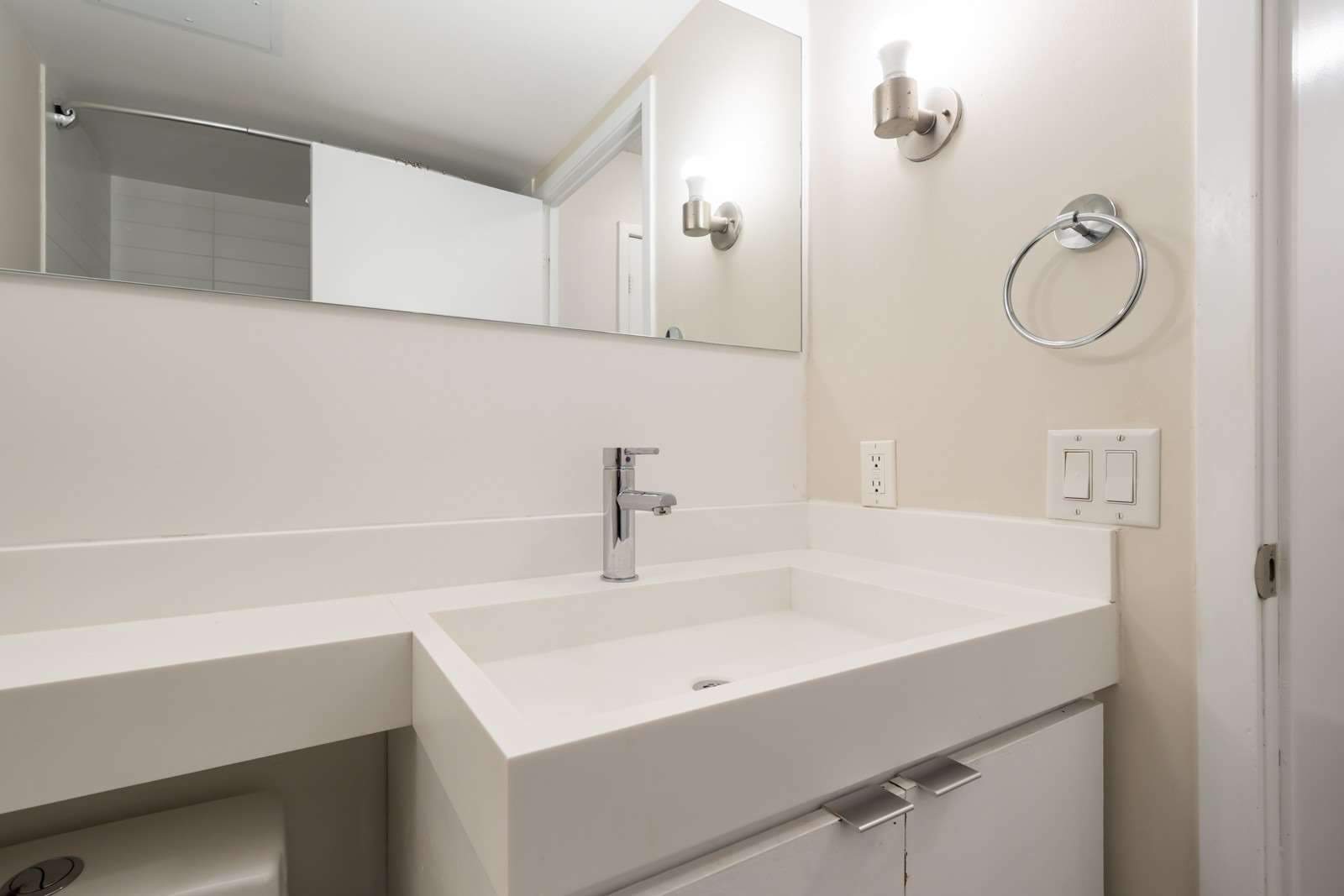 4K Spadina Ave, #317