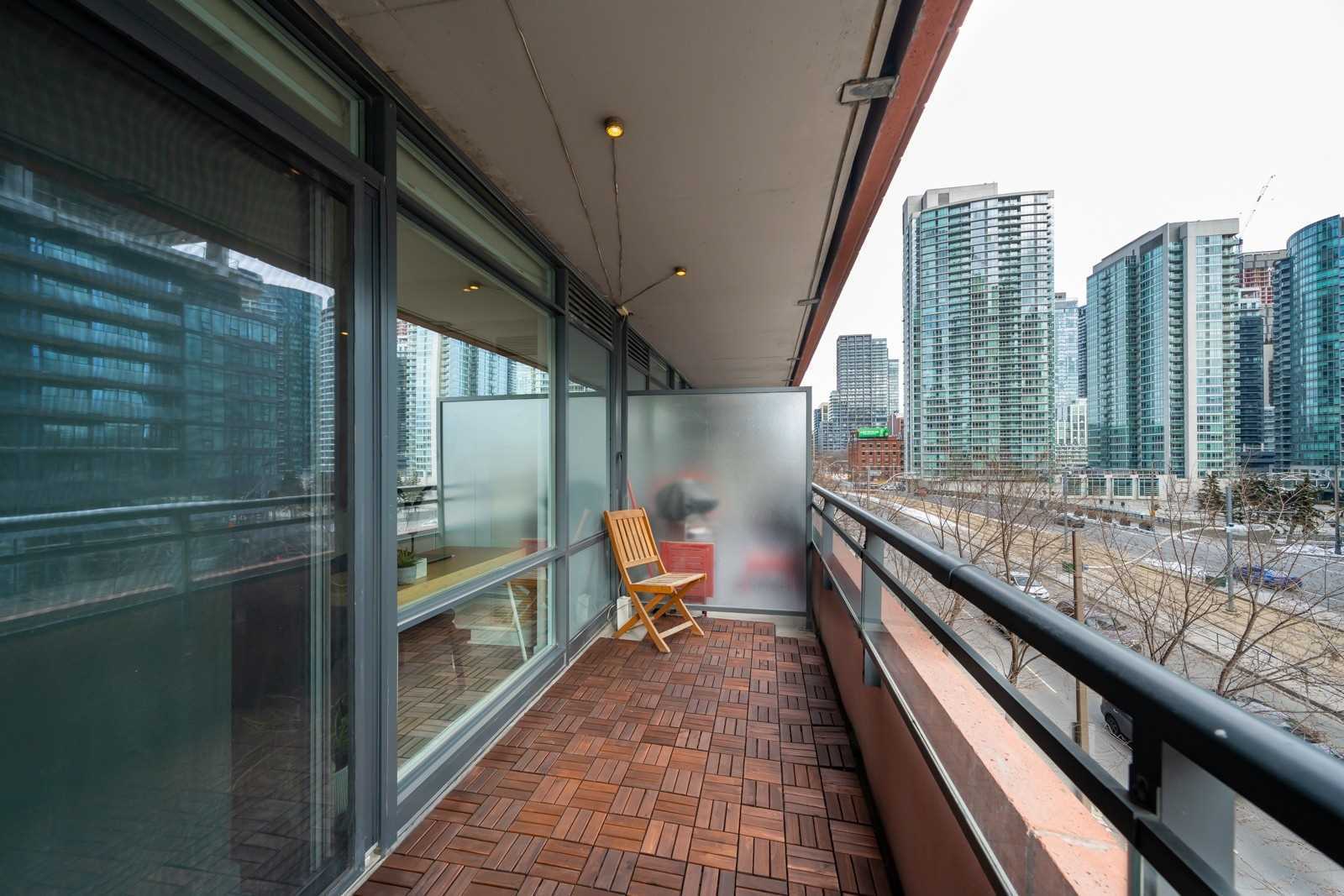 4K Spadina Ave, #317
