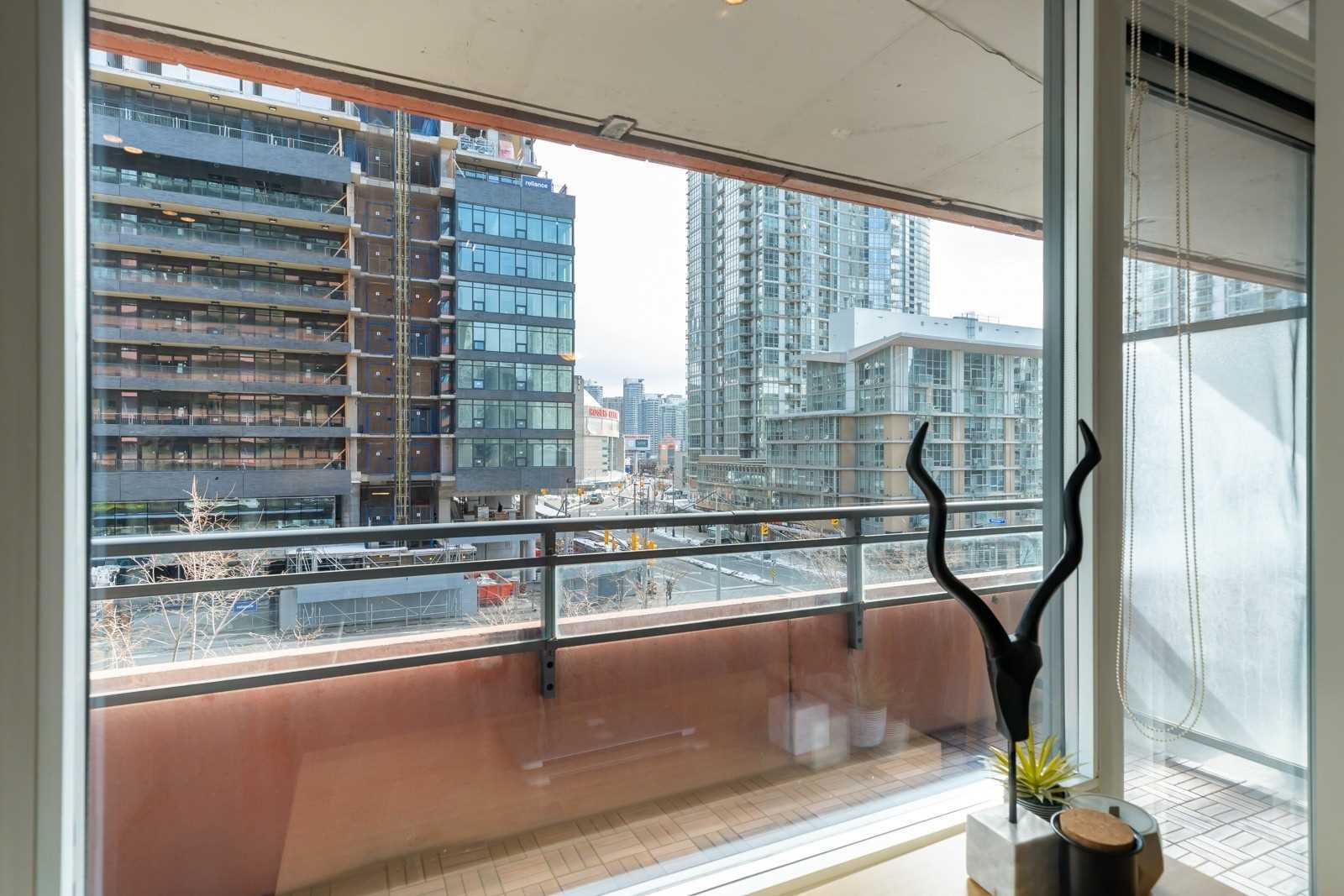 4K Spadina Ave, #317