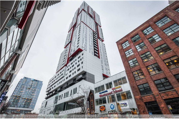 318 Richmond St W, Toronto
