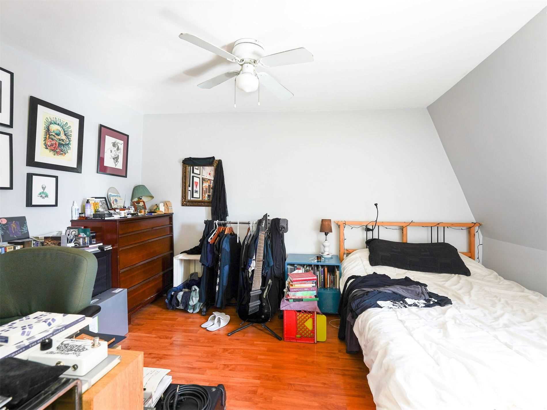 Listing C5967139 - Large Photo # 16