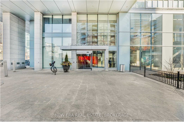 15 Iceboat Terr, Toronto
