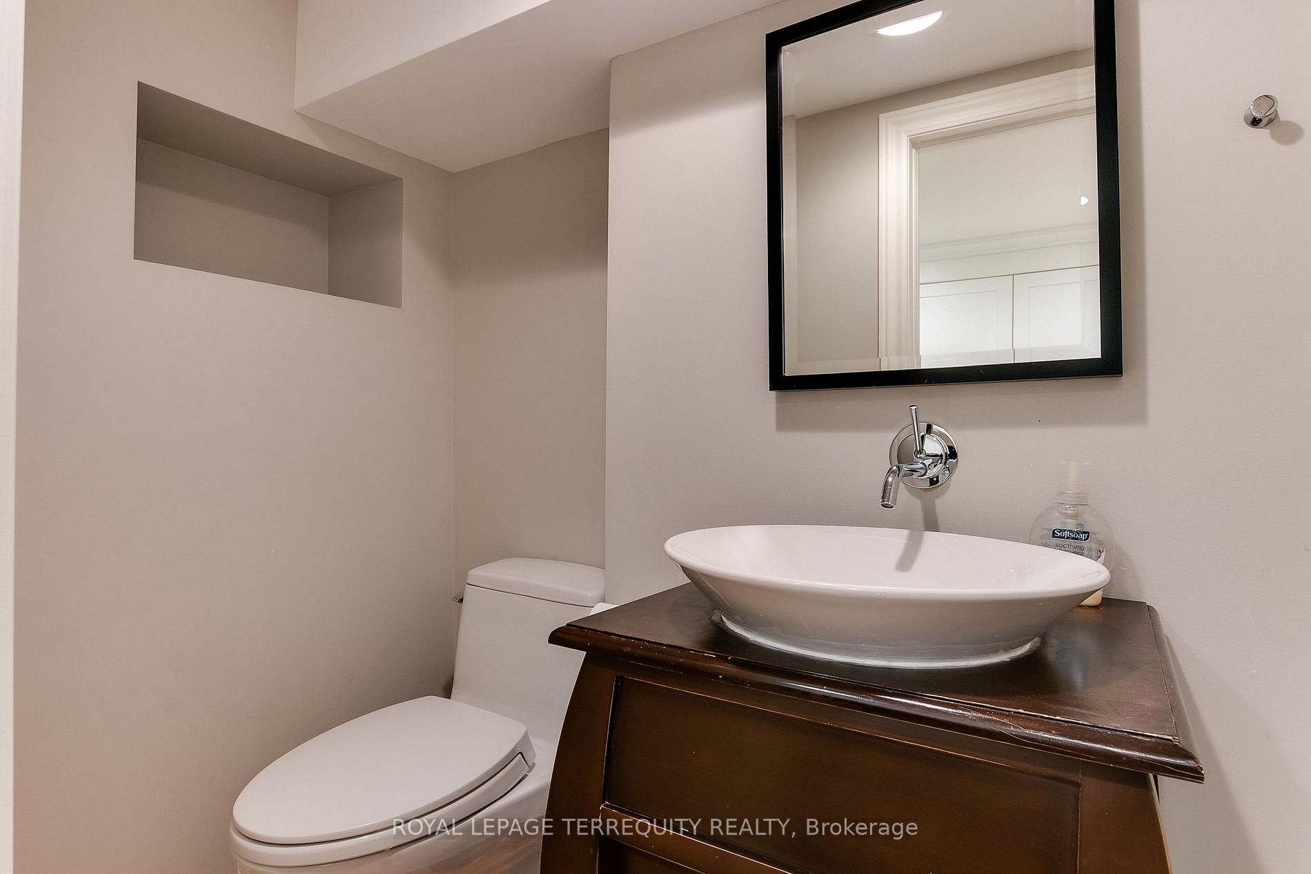 Listing C5967828 - Large Photo # 24