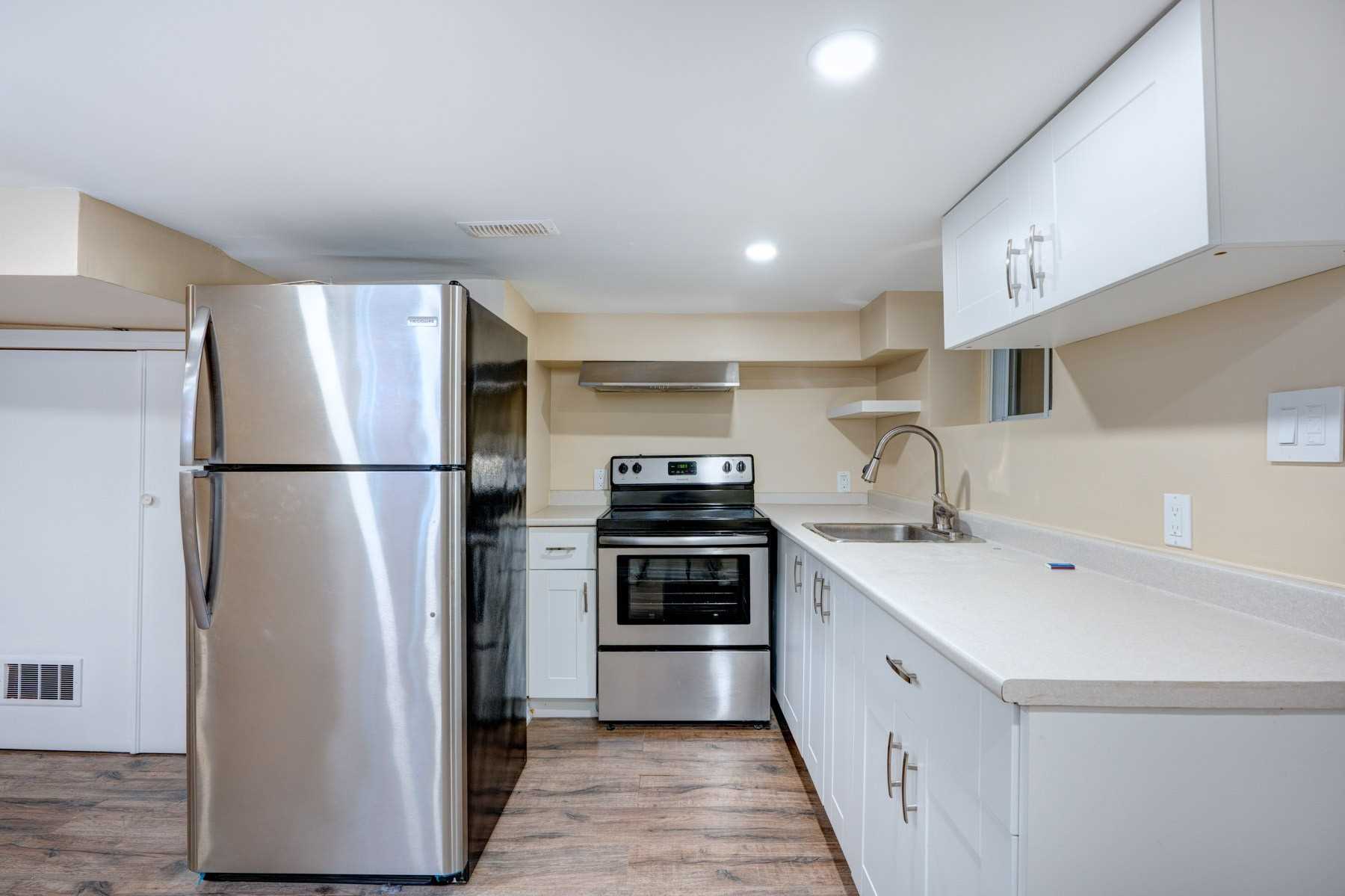 301 Robina Ave