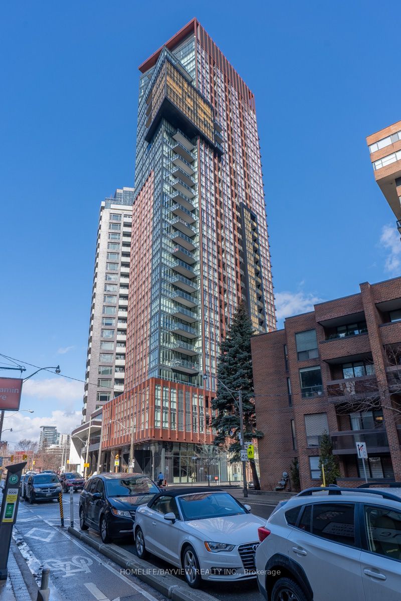 32 Davenport Rd, #703