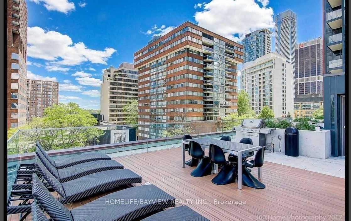 32 Davenport Rd, #703