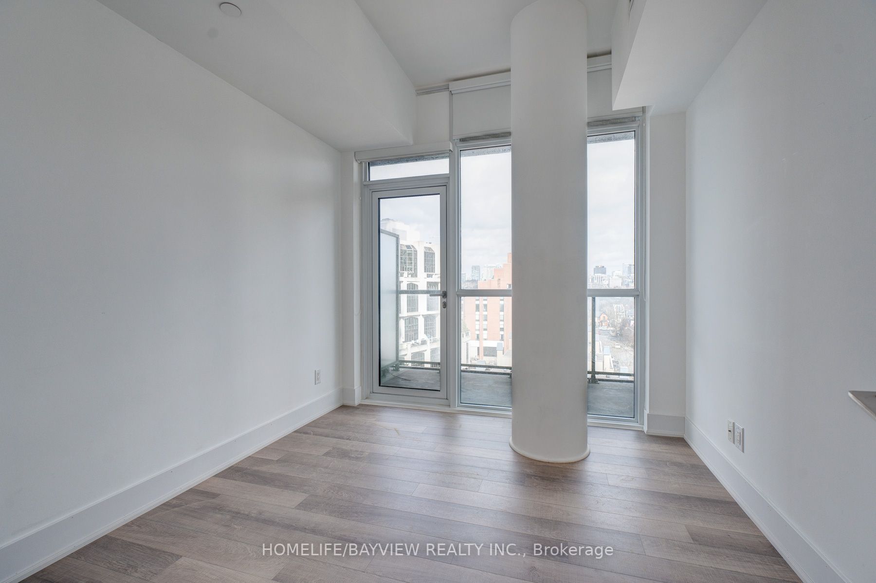 32 Davenport Rd, #703