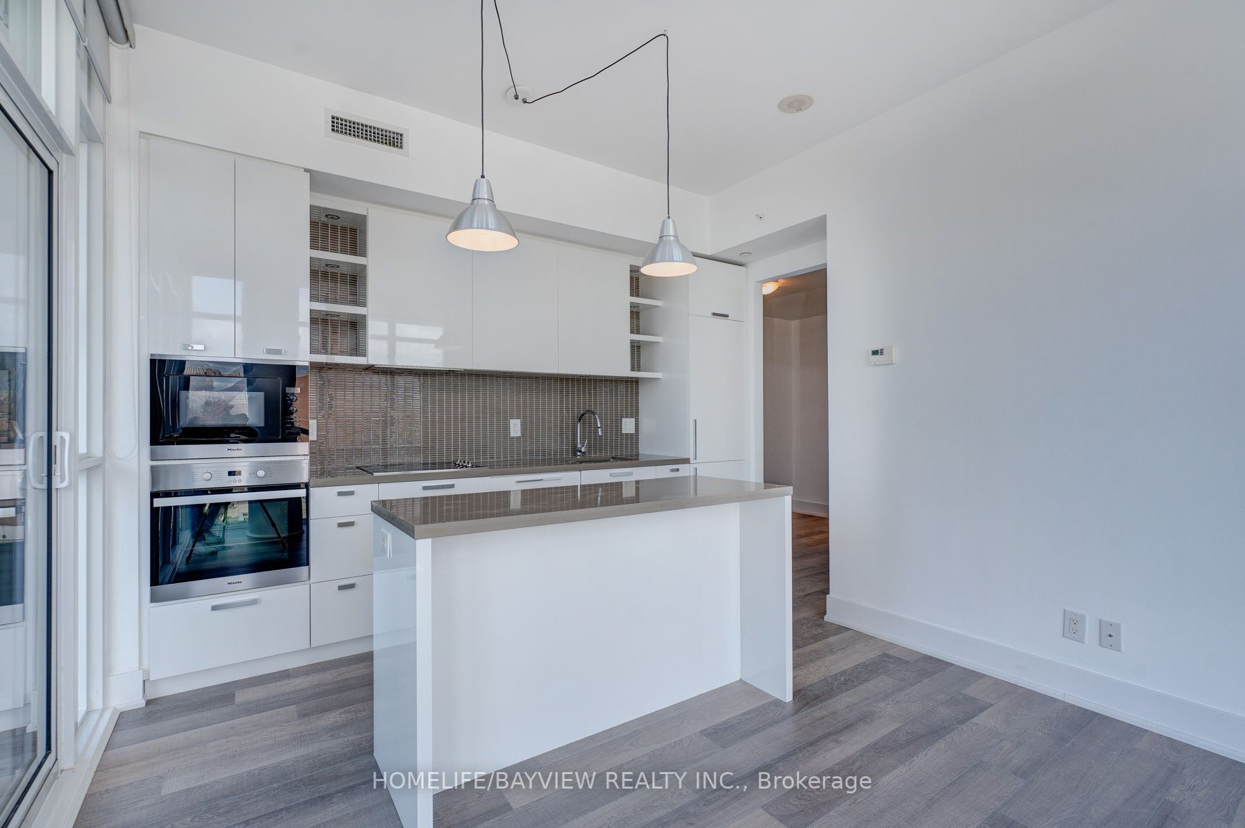 32 Davenport Rd, #703