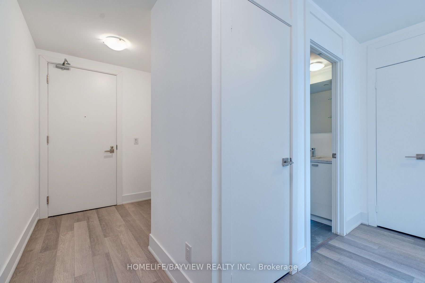 32 Davenport Rd, #703