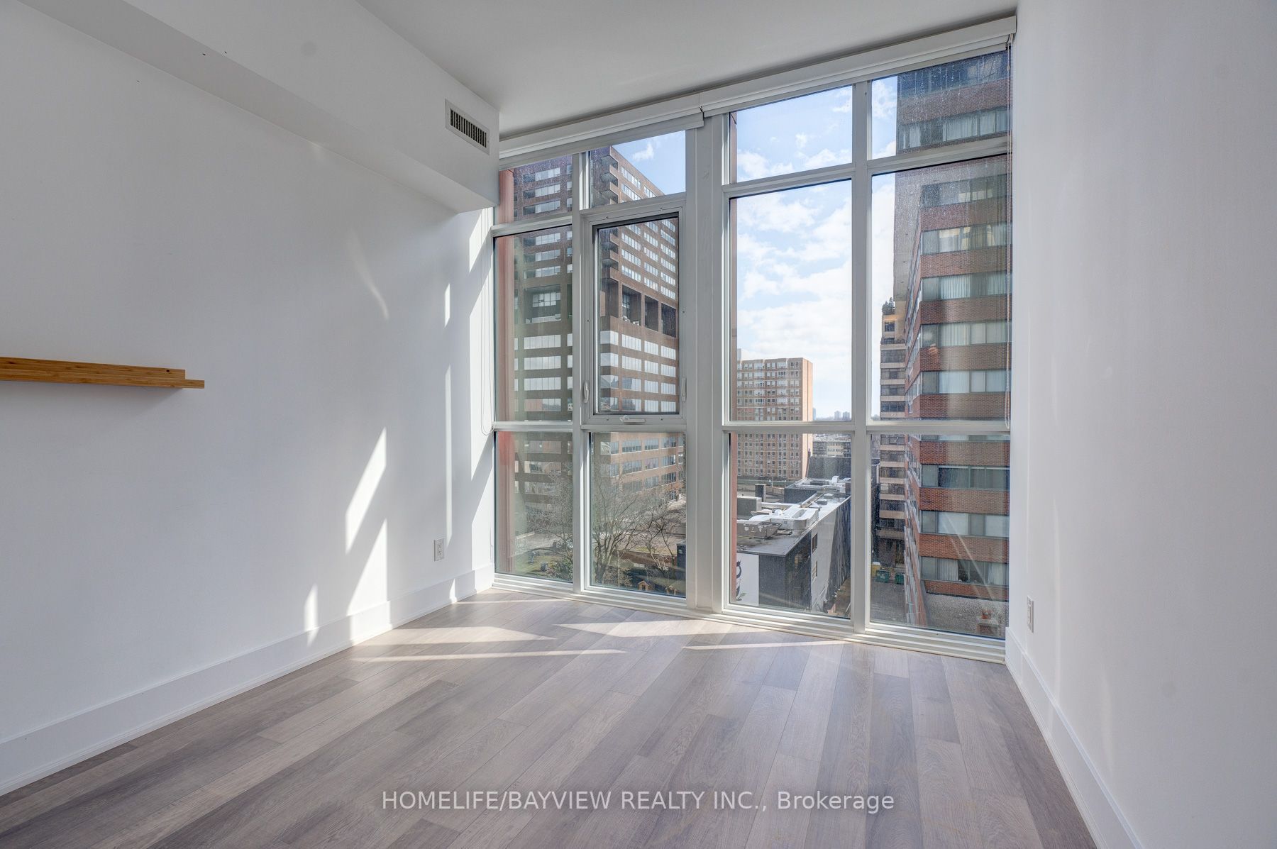 32 Davenport Rd, #703