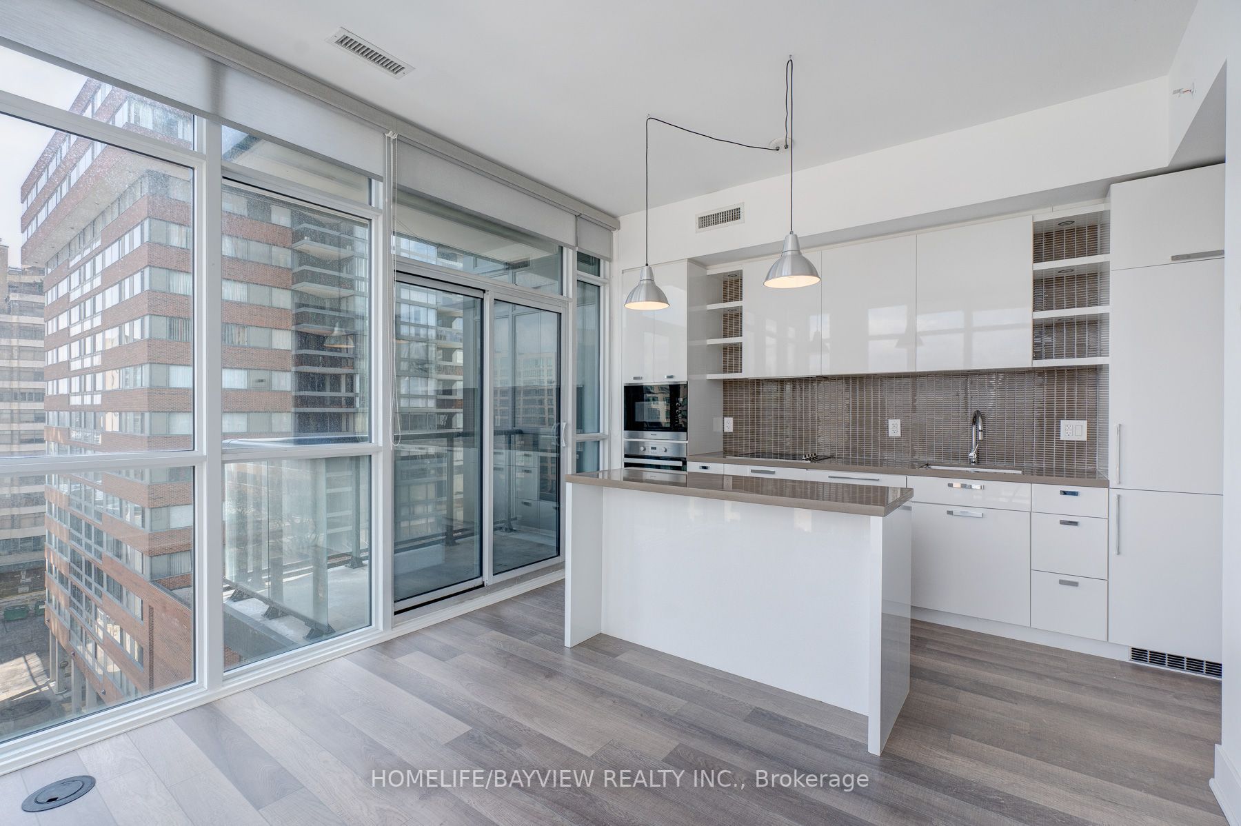 32 Davenport Rd, #703
