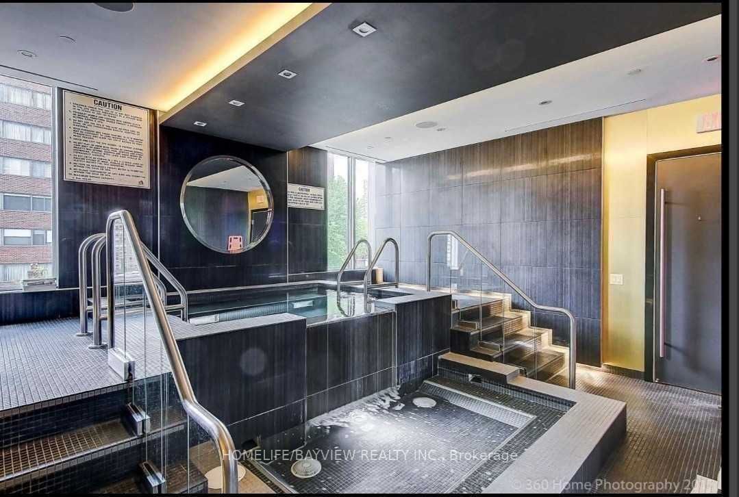 32 Davenport Rd, #703