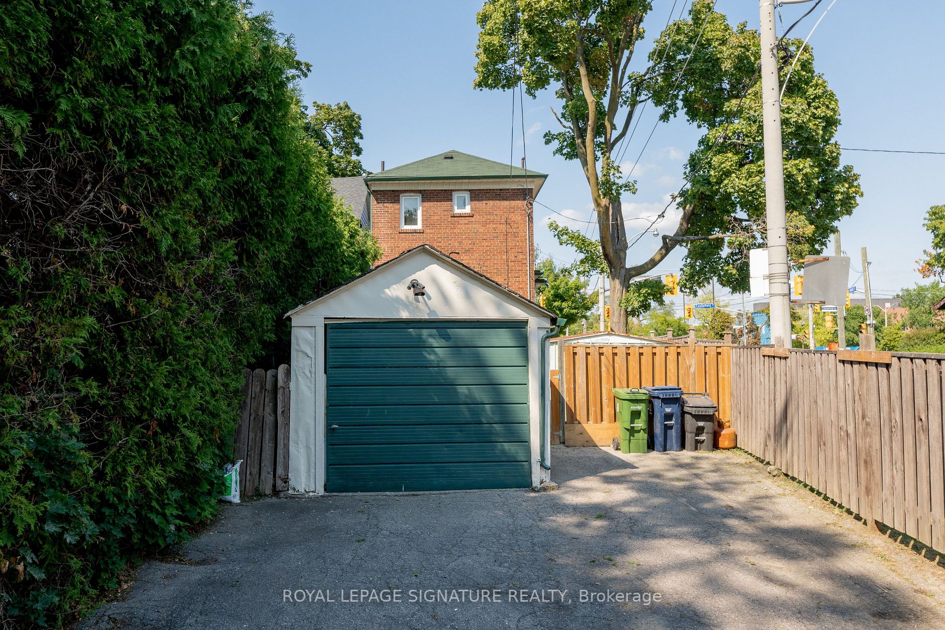 33 Castlefield Avenue