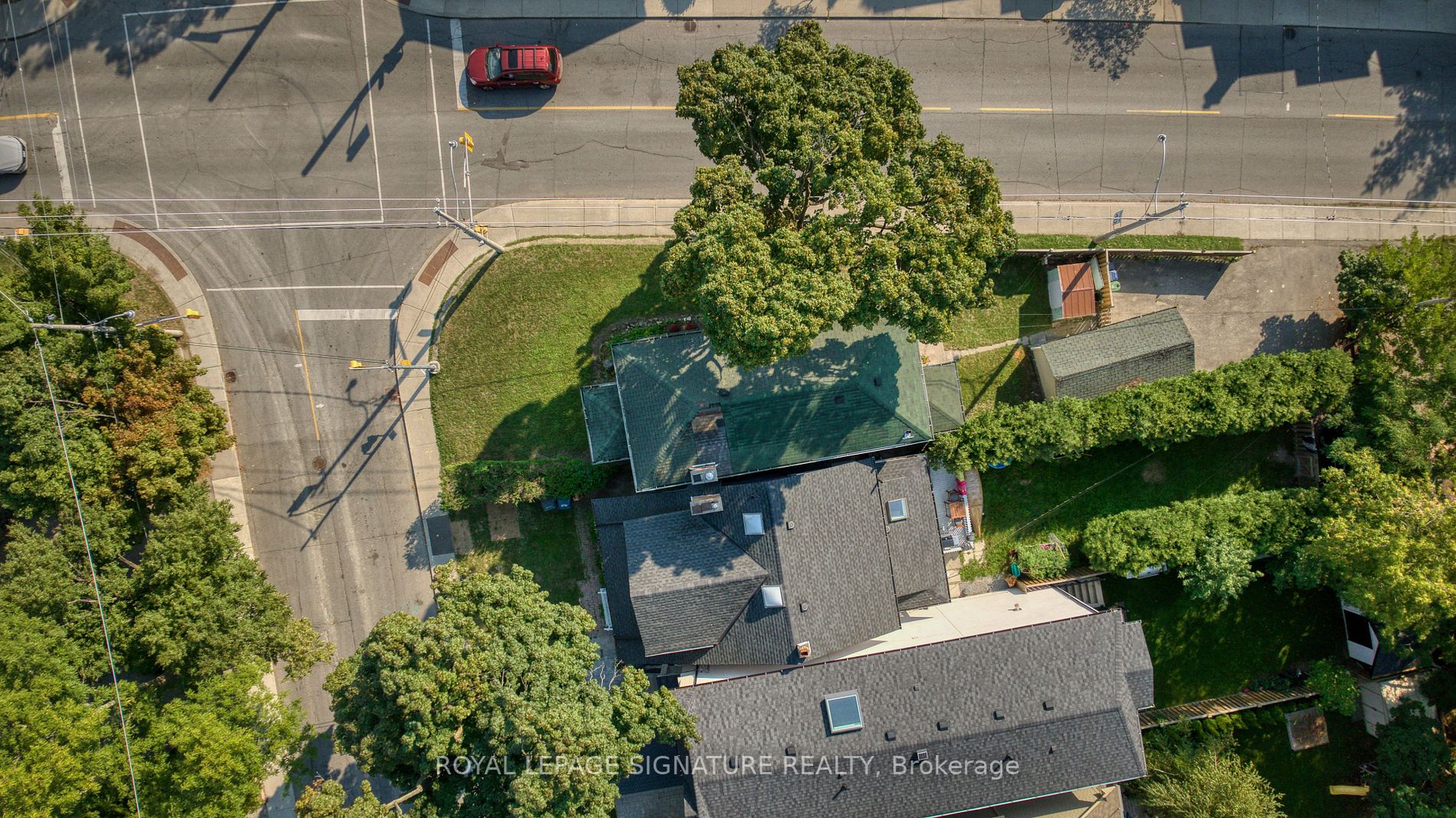 33 Castlefield Avenue