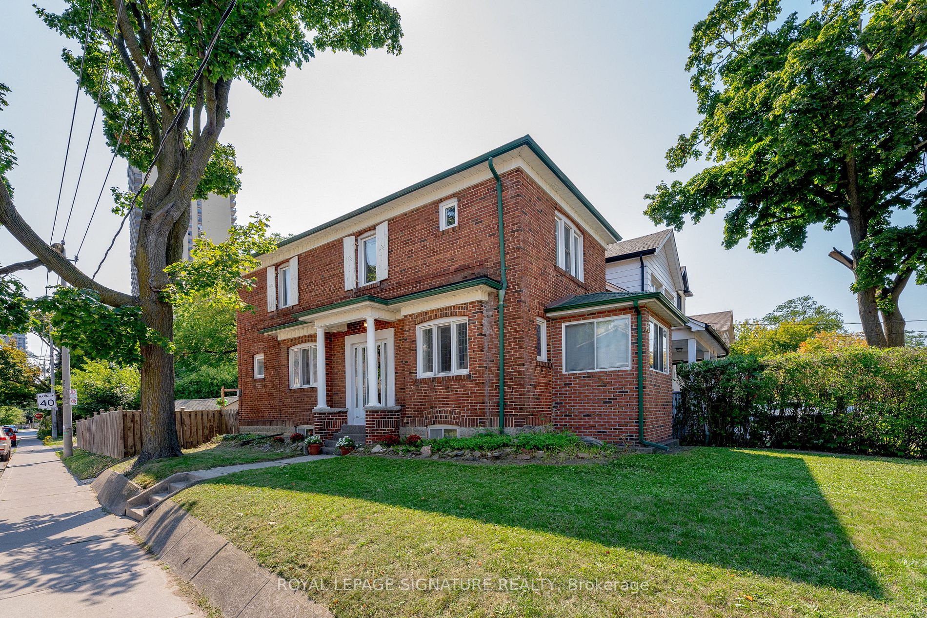 33 Castlefield Avenue