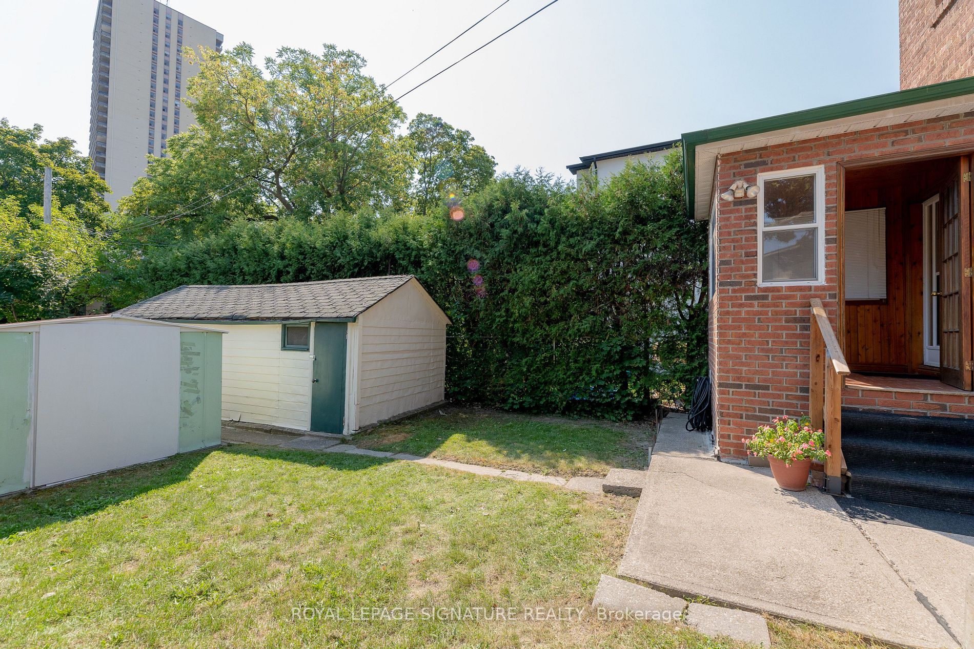 33 Castlefield Avenue