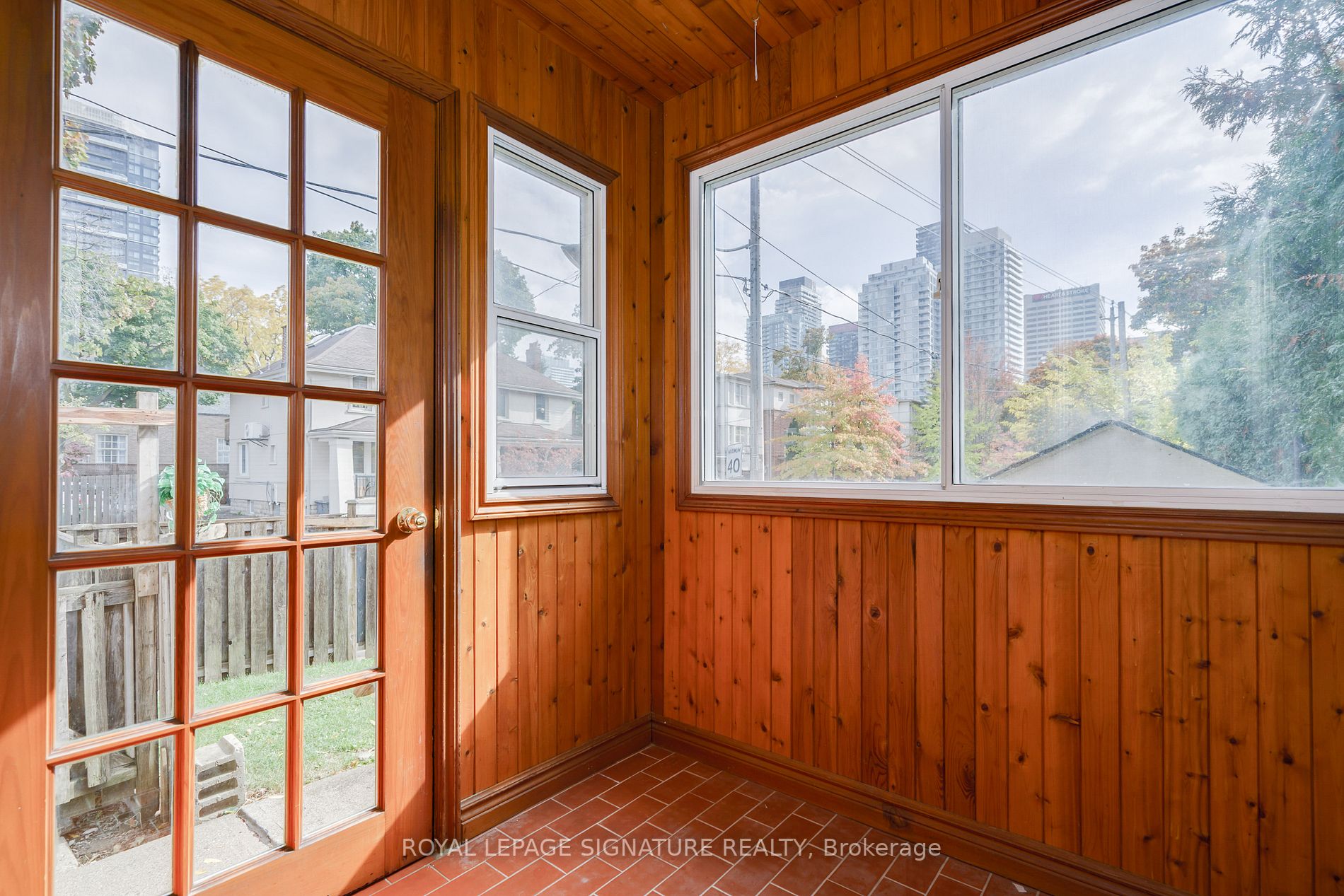 33 Castlefield Avenue