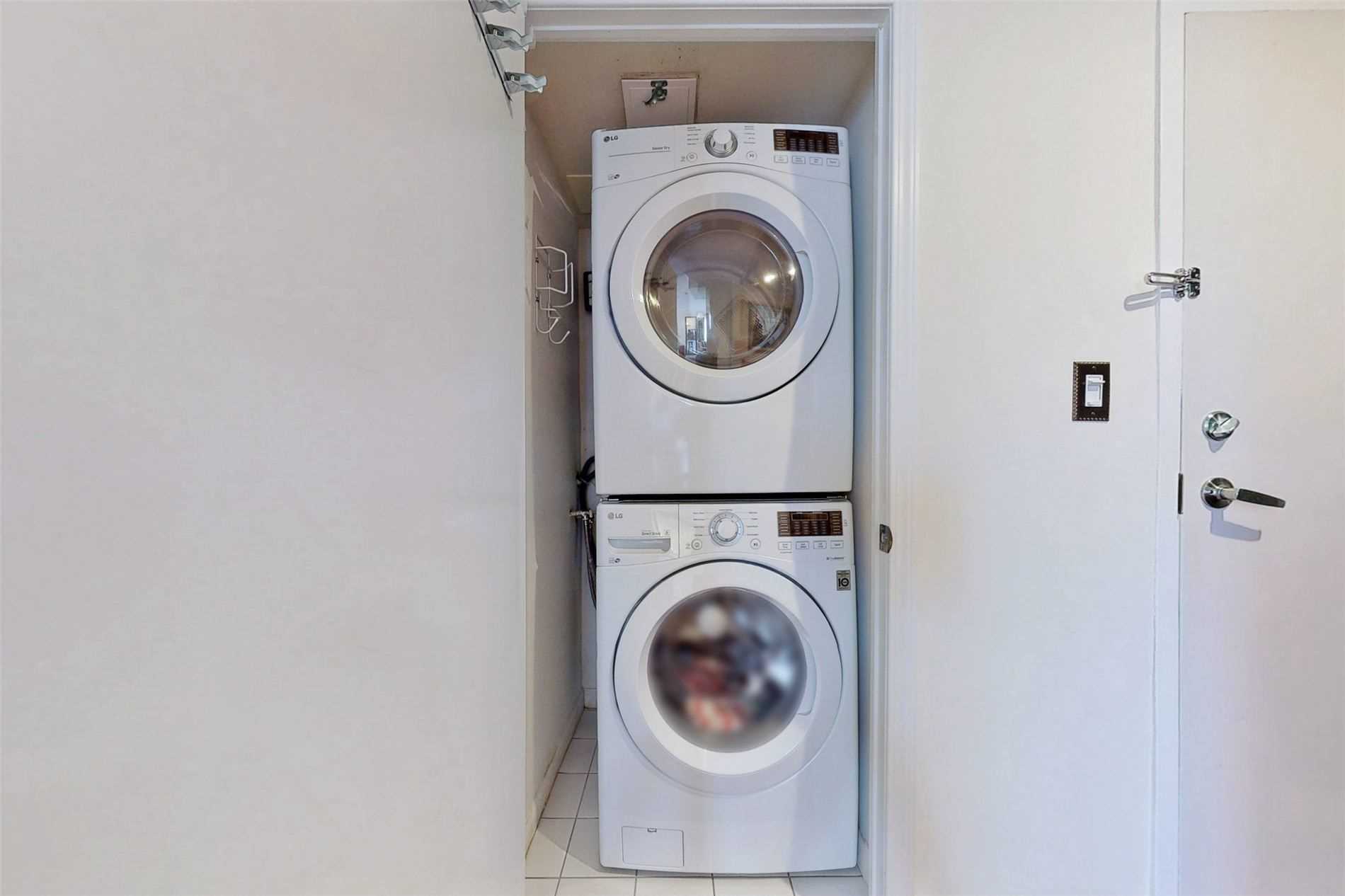 Listing C5968907 - Large Photo # 29