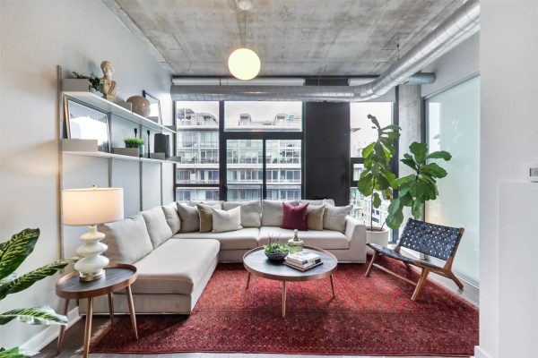 60 Bathurst St, Toronto