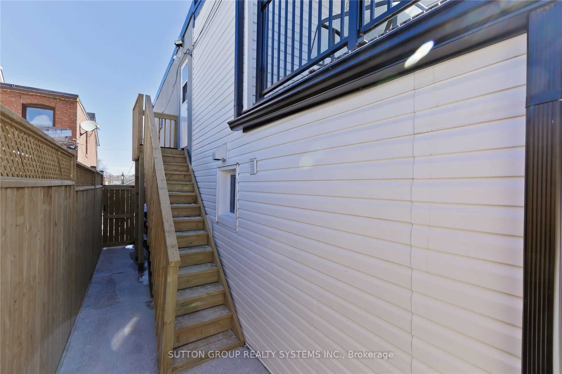 444 Westmount Ave