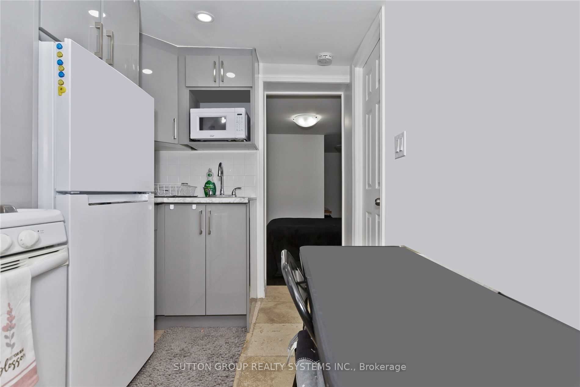 444 Westmount Ave