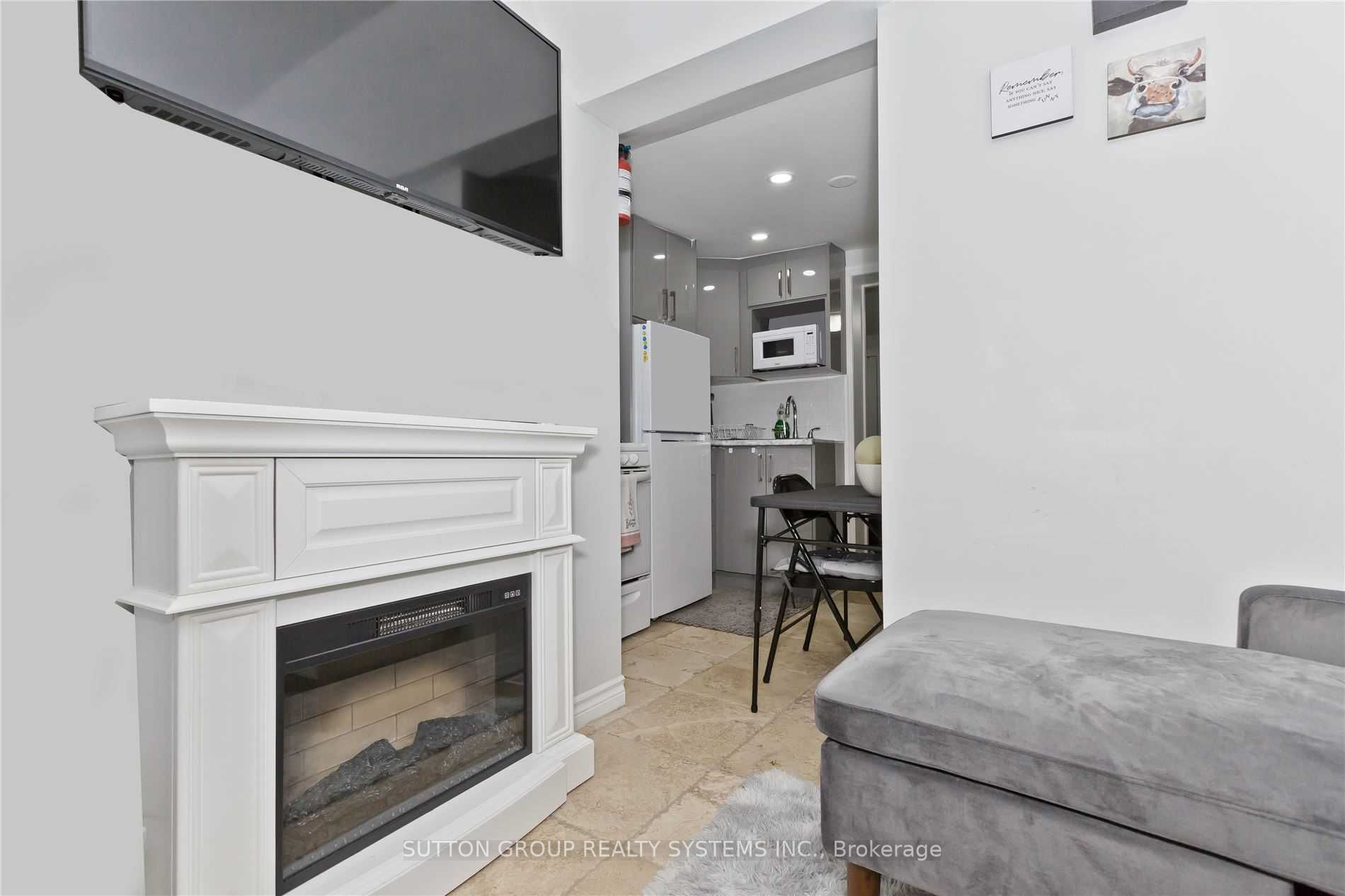 444 Westmount Ave