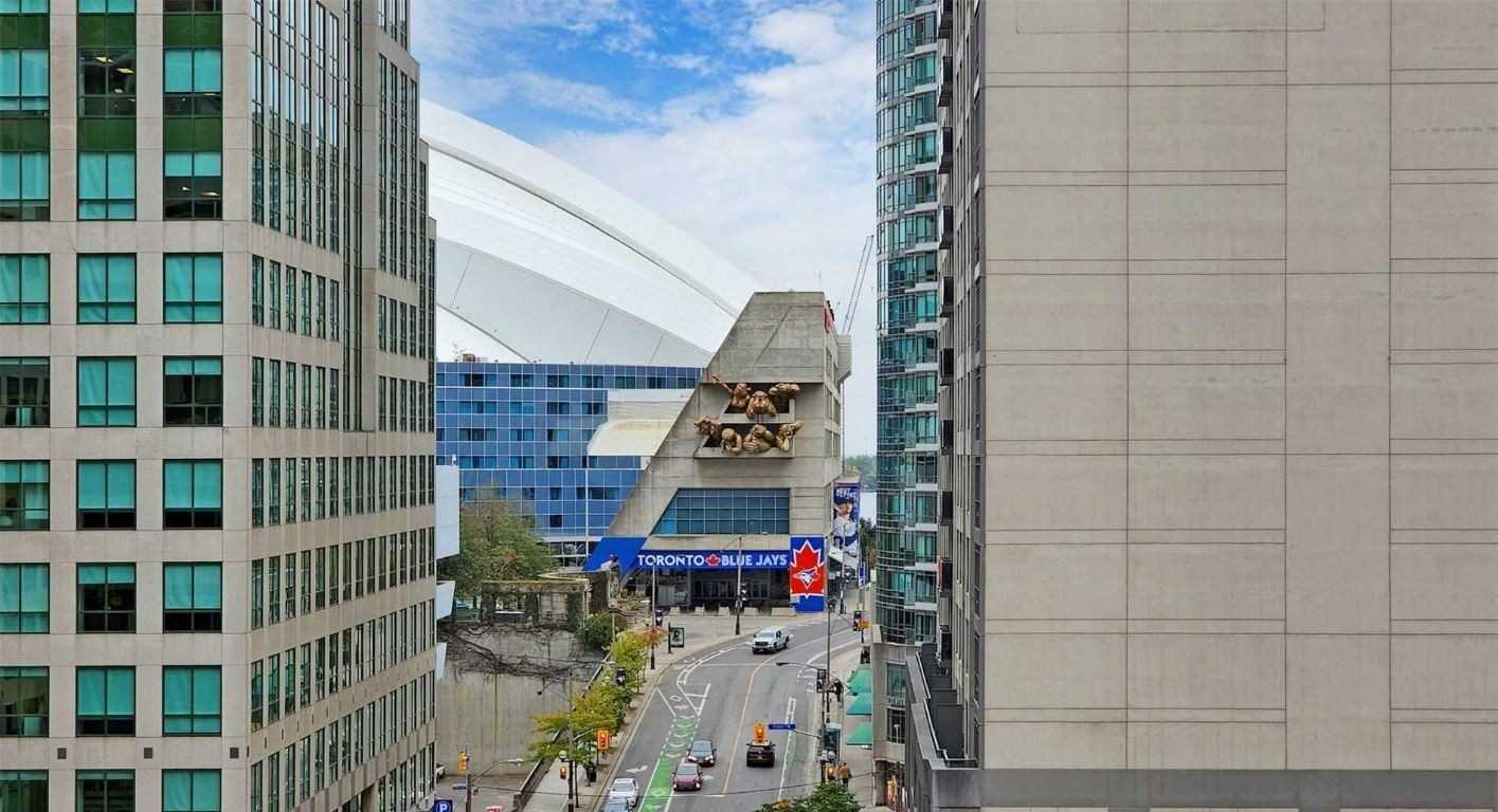36 Blue Jays Way, #711 712