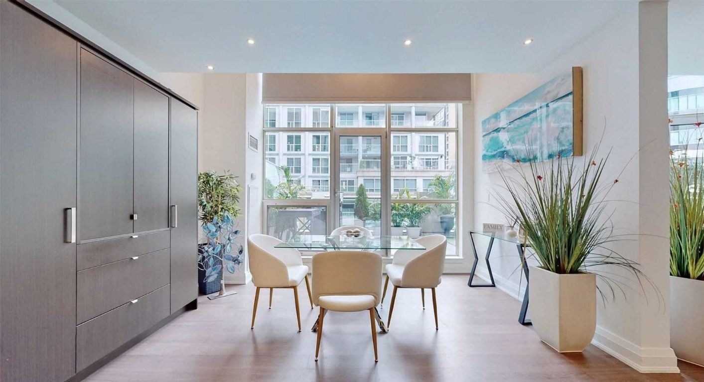 36 Blue Jays Way, #711 712