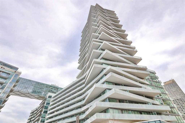 15 Queens Quay E, Toronto