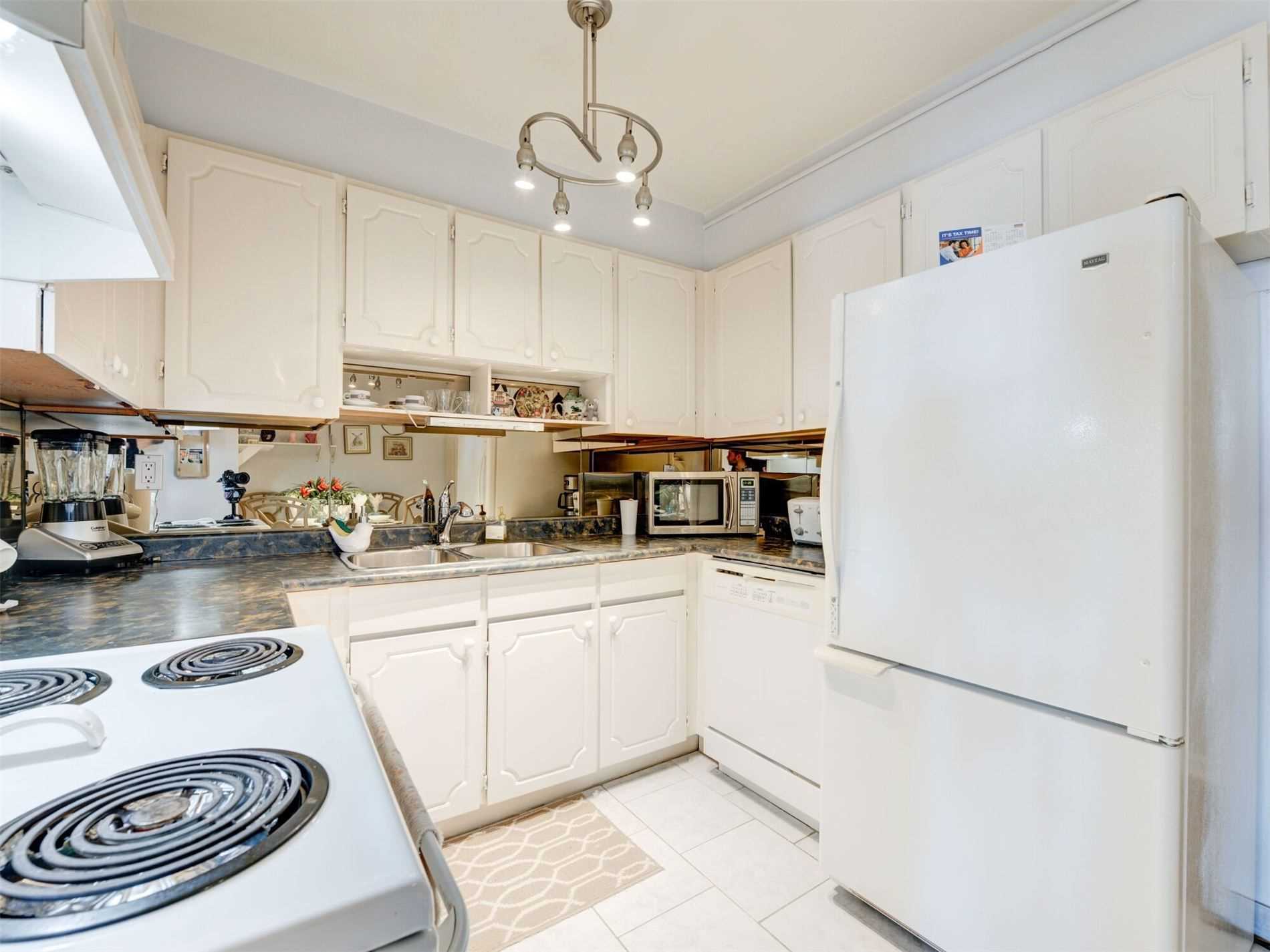 Listing C5970589 - Large Photo # 19
