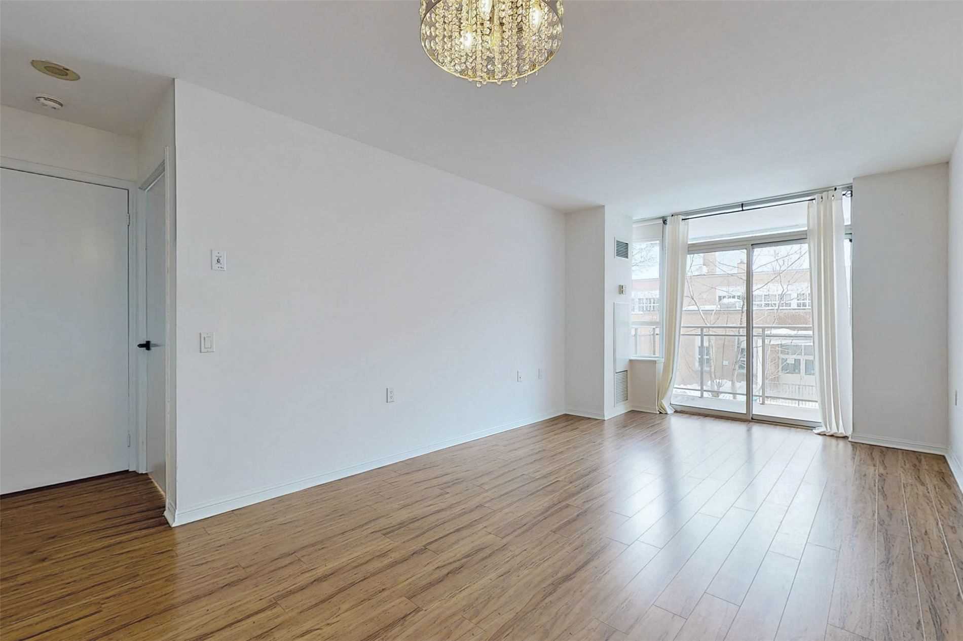 650 Lawrence Ave W, #233