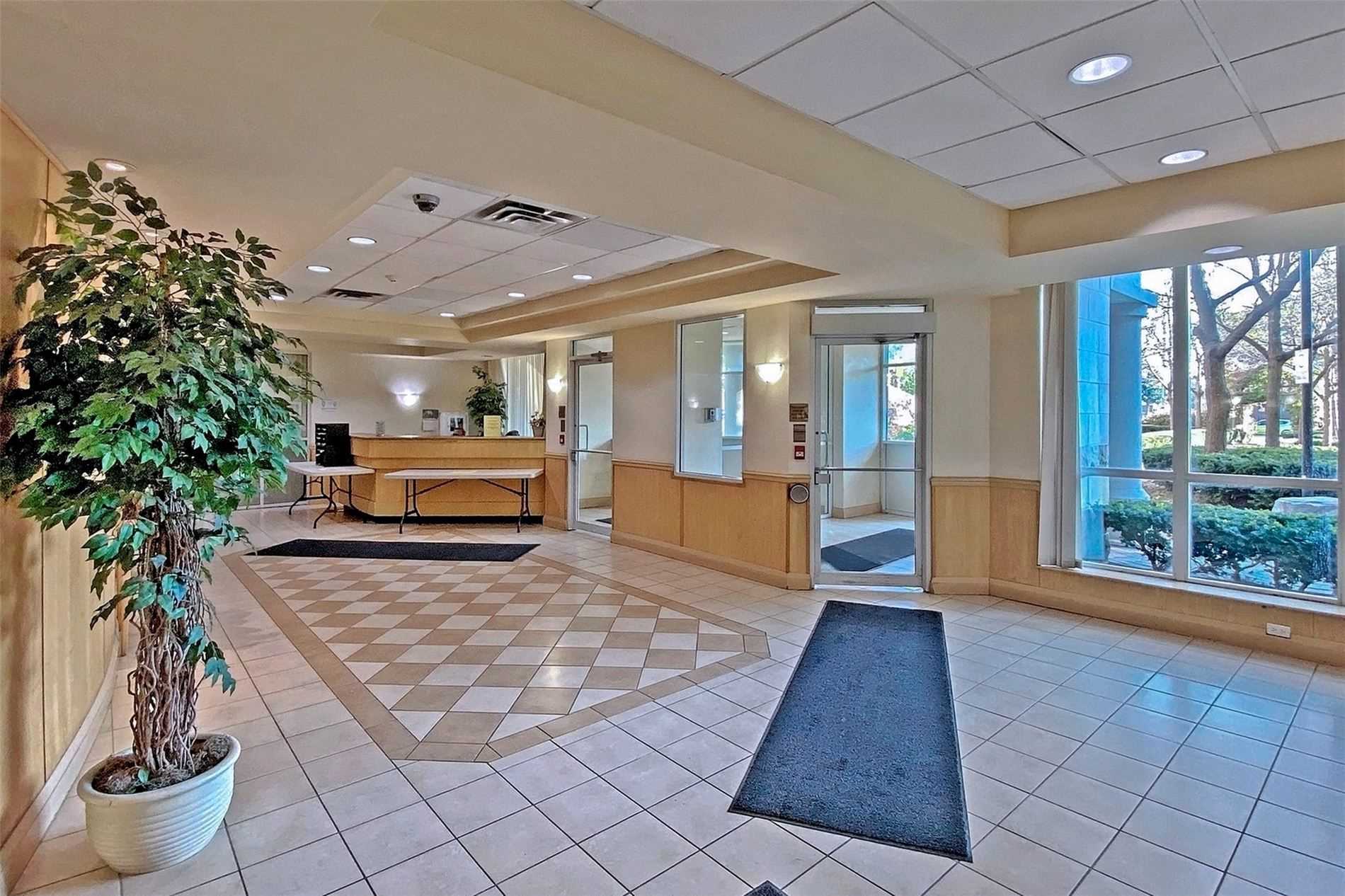 650 Lawrence Ave W, #233