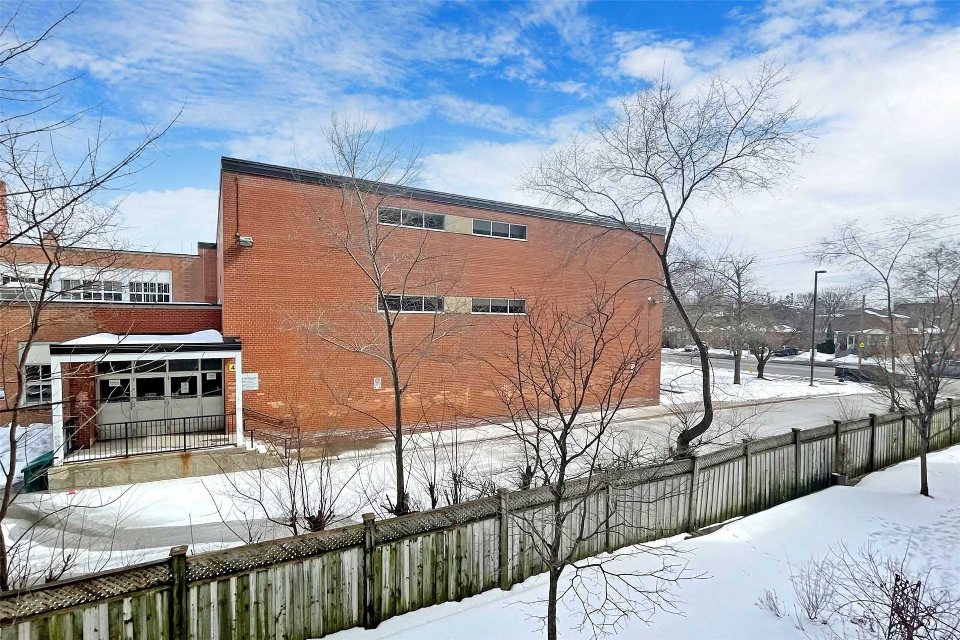 650 Lawrence Ave W, #233
