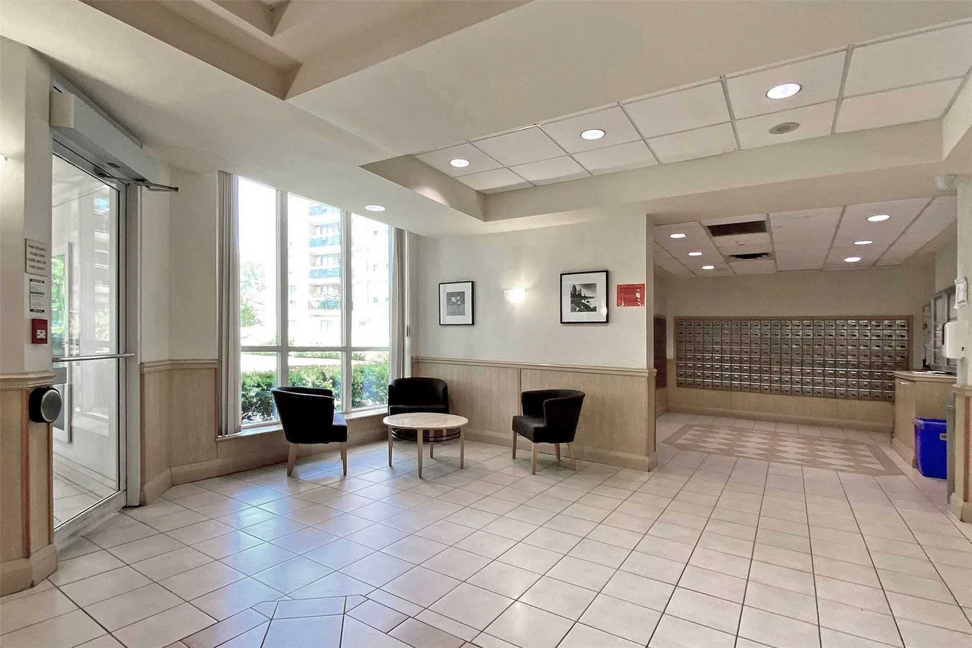 650 Lawrence Ave W, #233