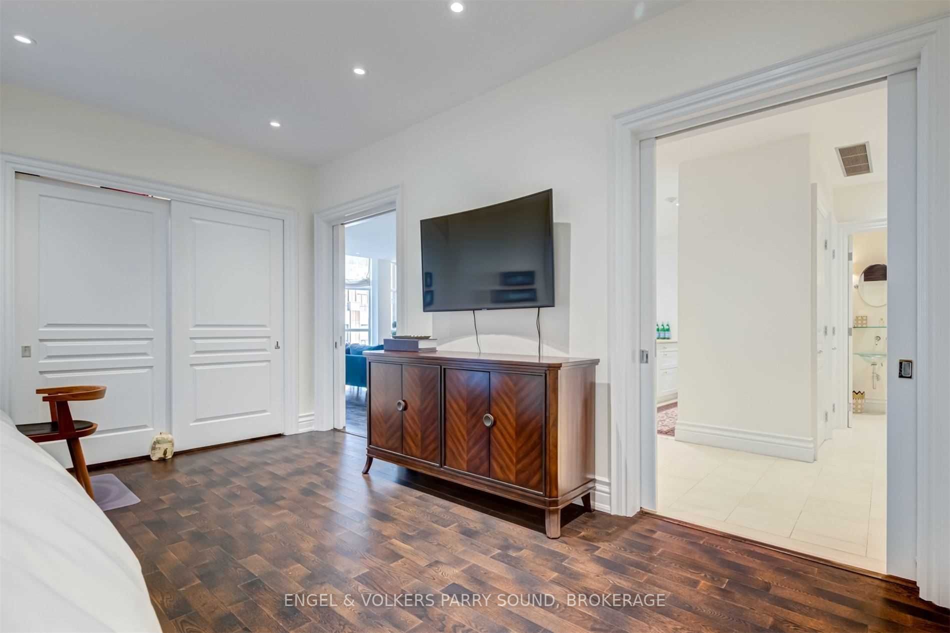 22 St Thomas St, #7C