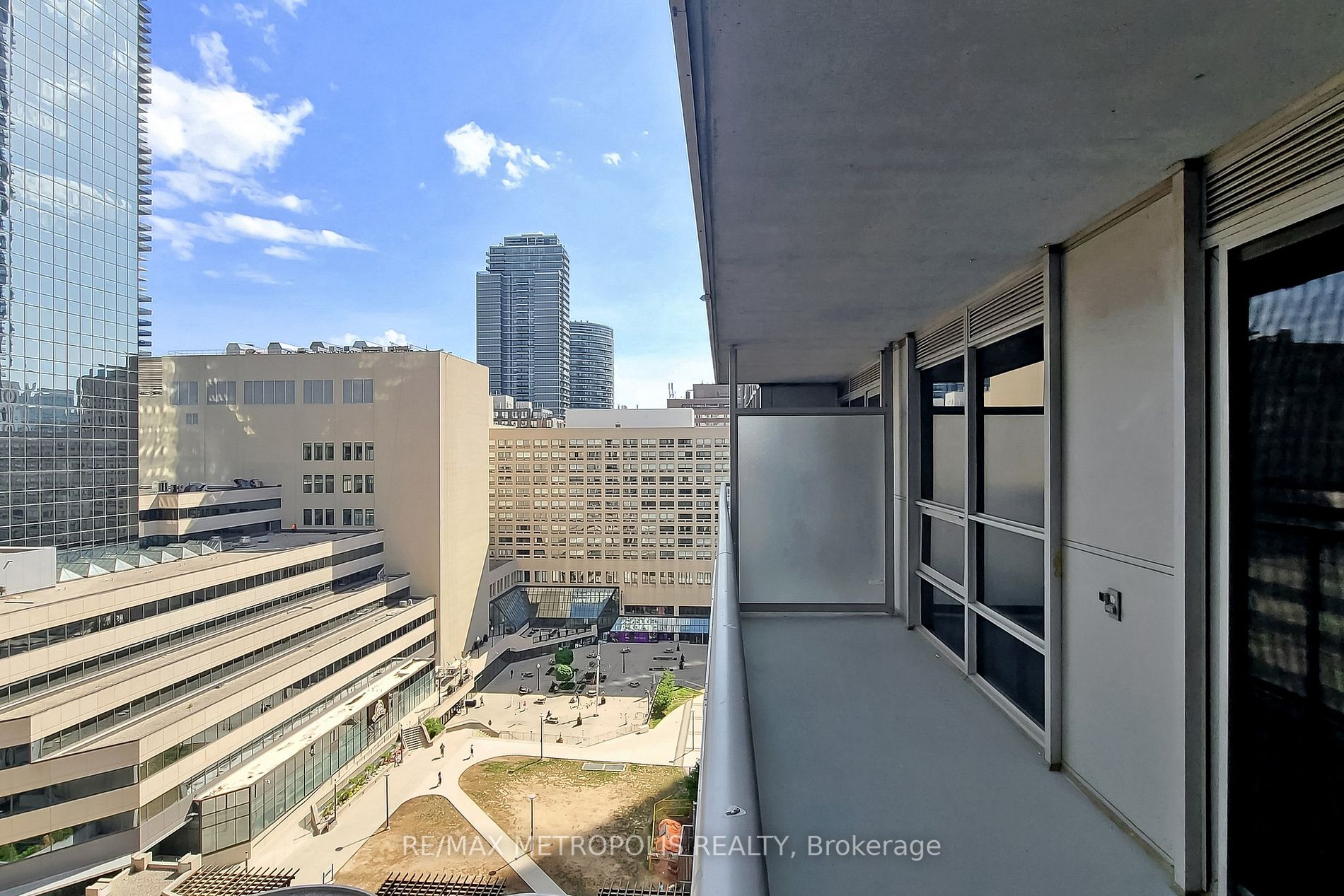 761 Bay St, #1414