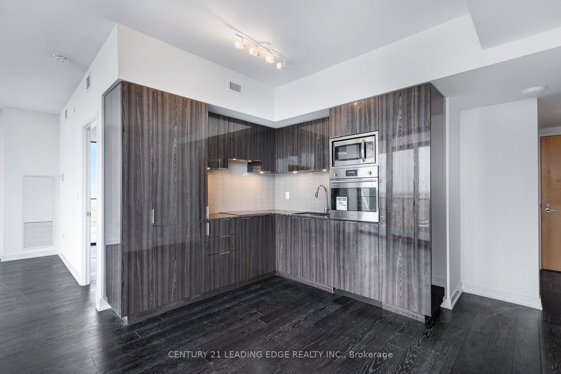 11 Wellesley St W, #4711