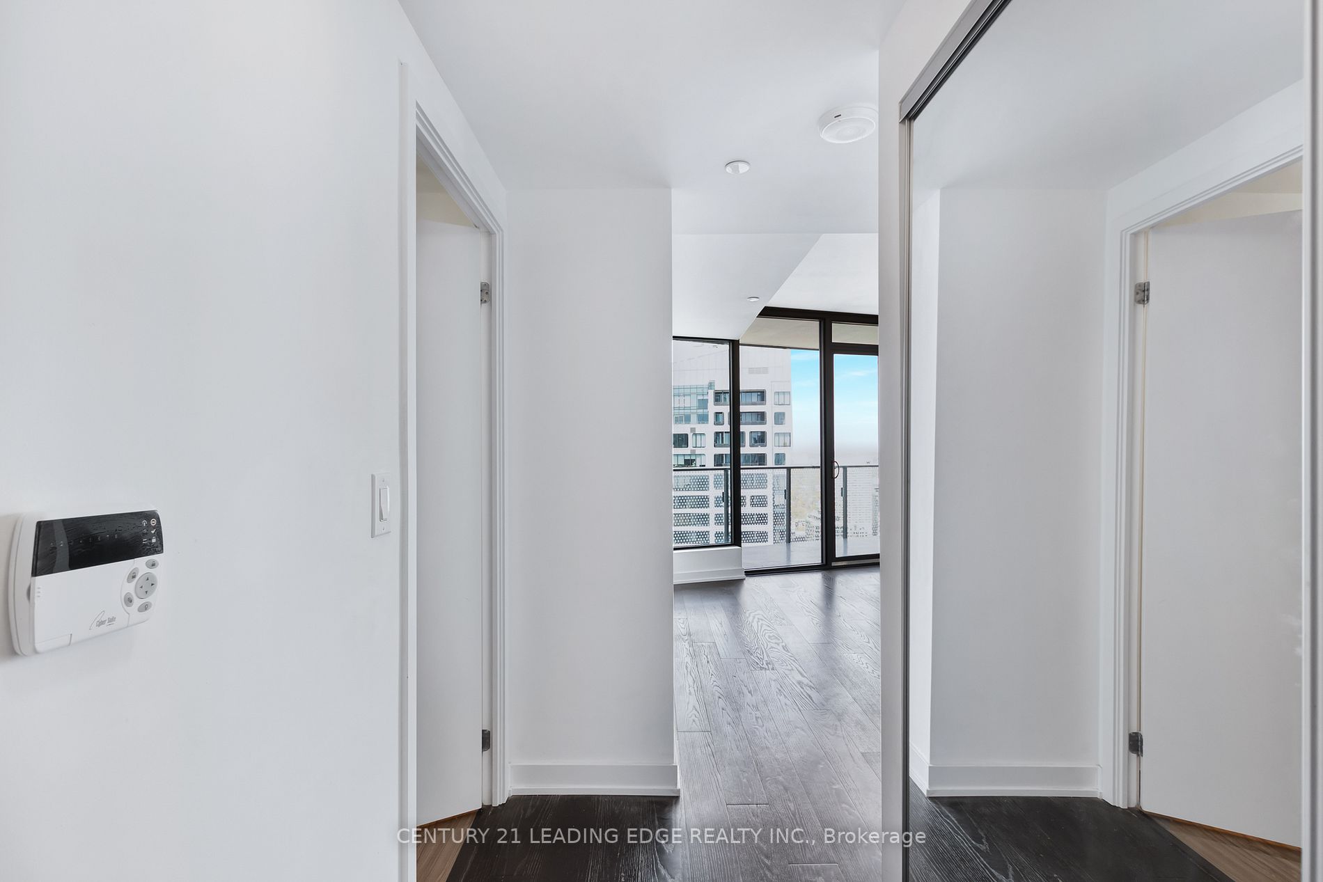 11 Wellesley St W, #4711