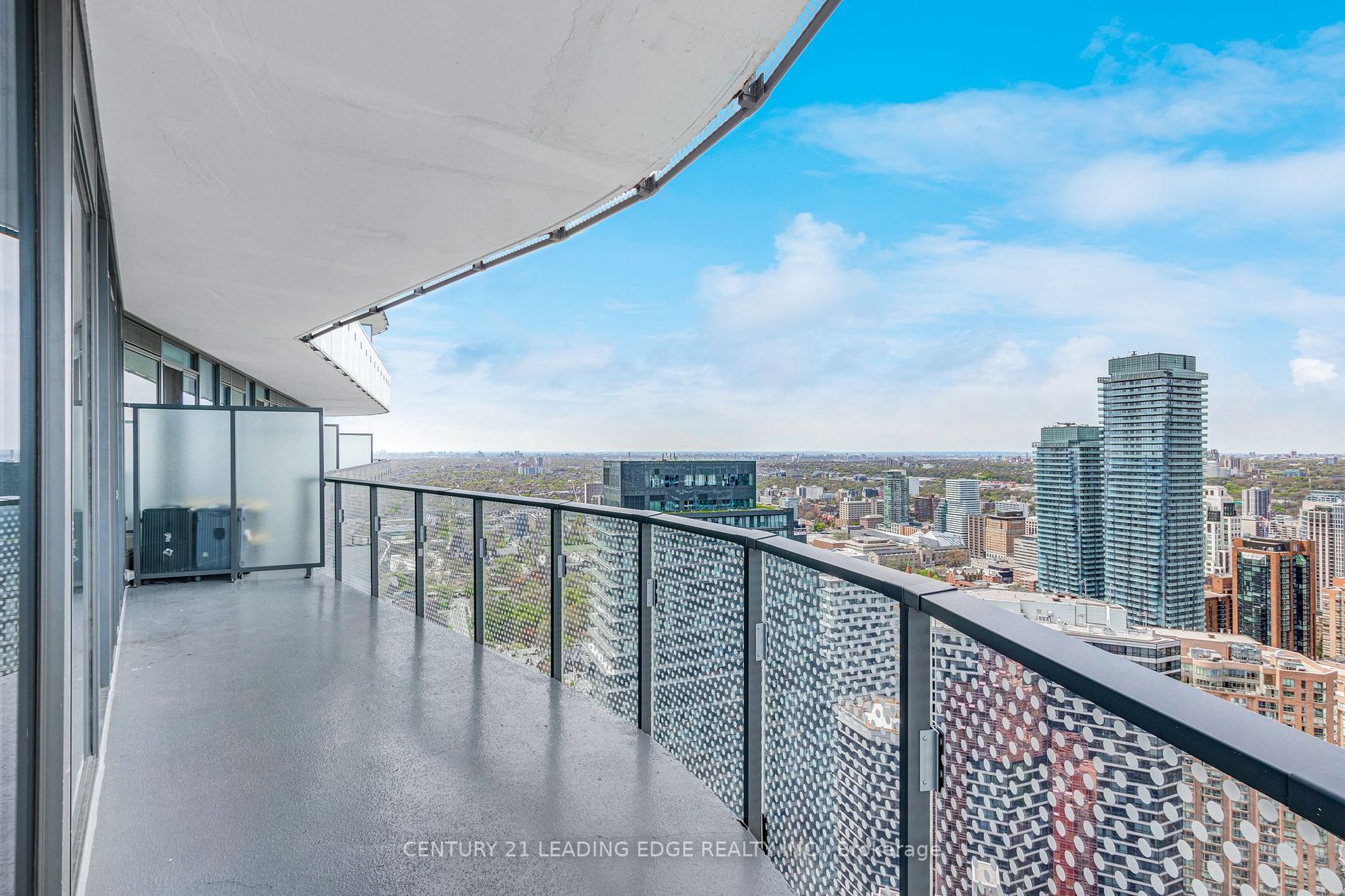 11 Wellesley St W, #4711