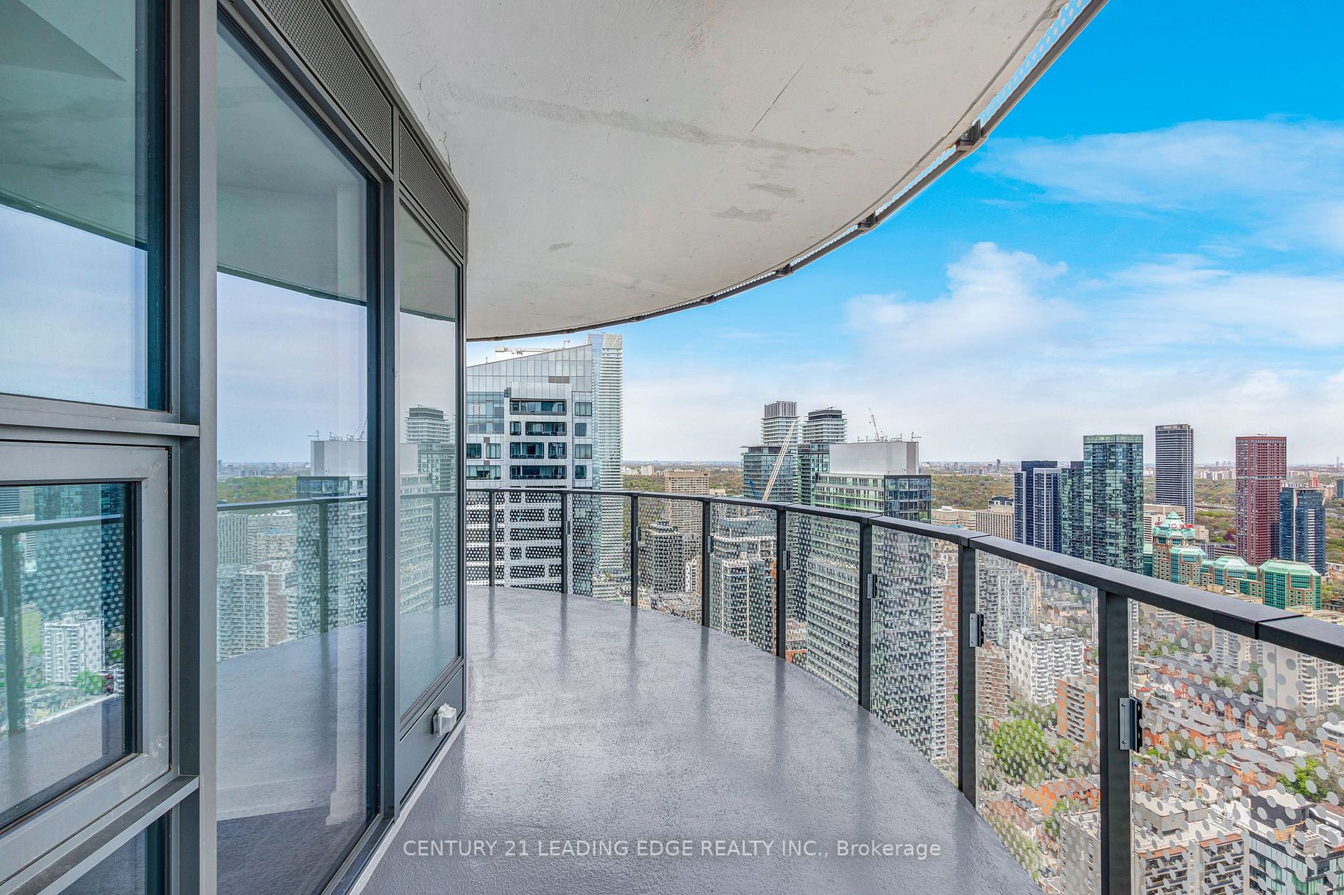 11 Wellesley St W, #4711