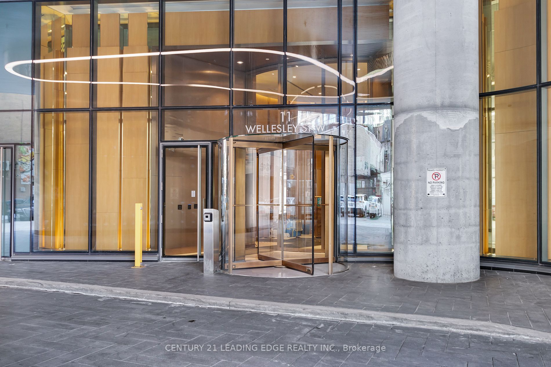 11 Wellesley St W, #4711