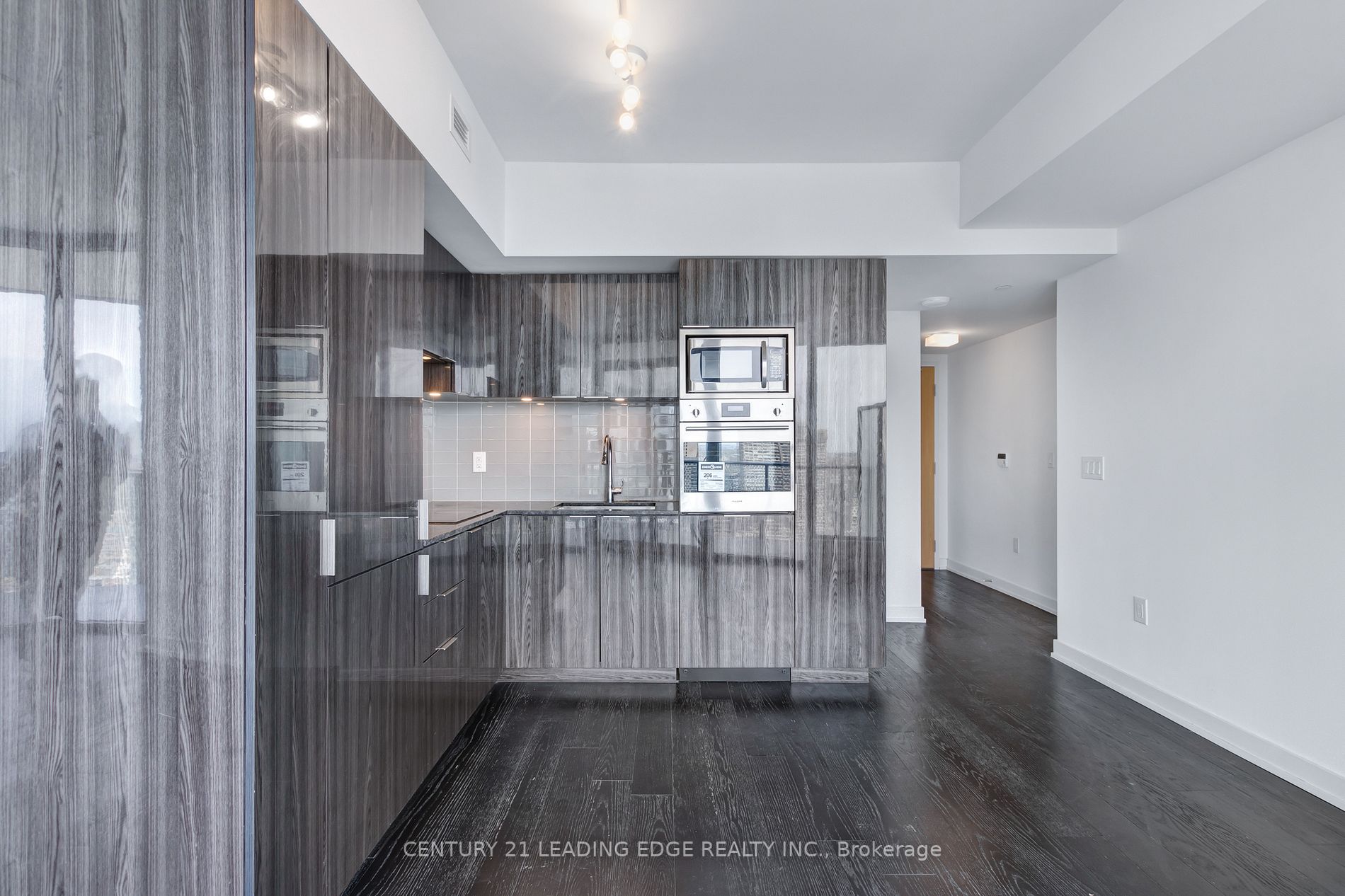 11 Wellesley St W, #4711