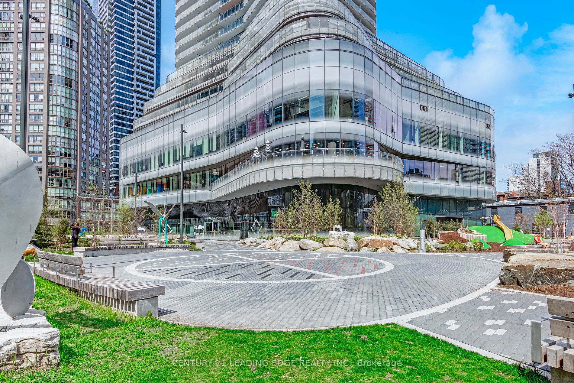 11 Wellesley St W, #4711