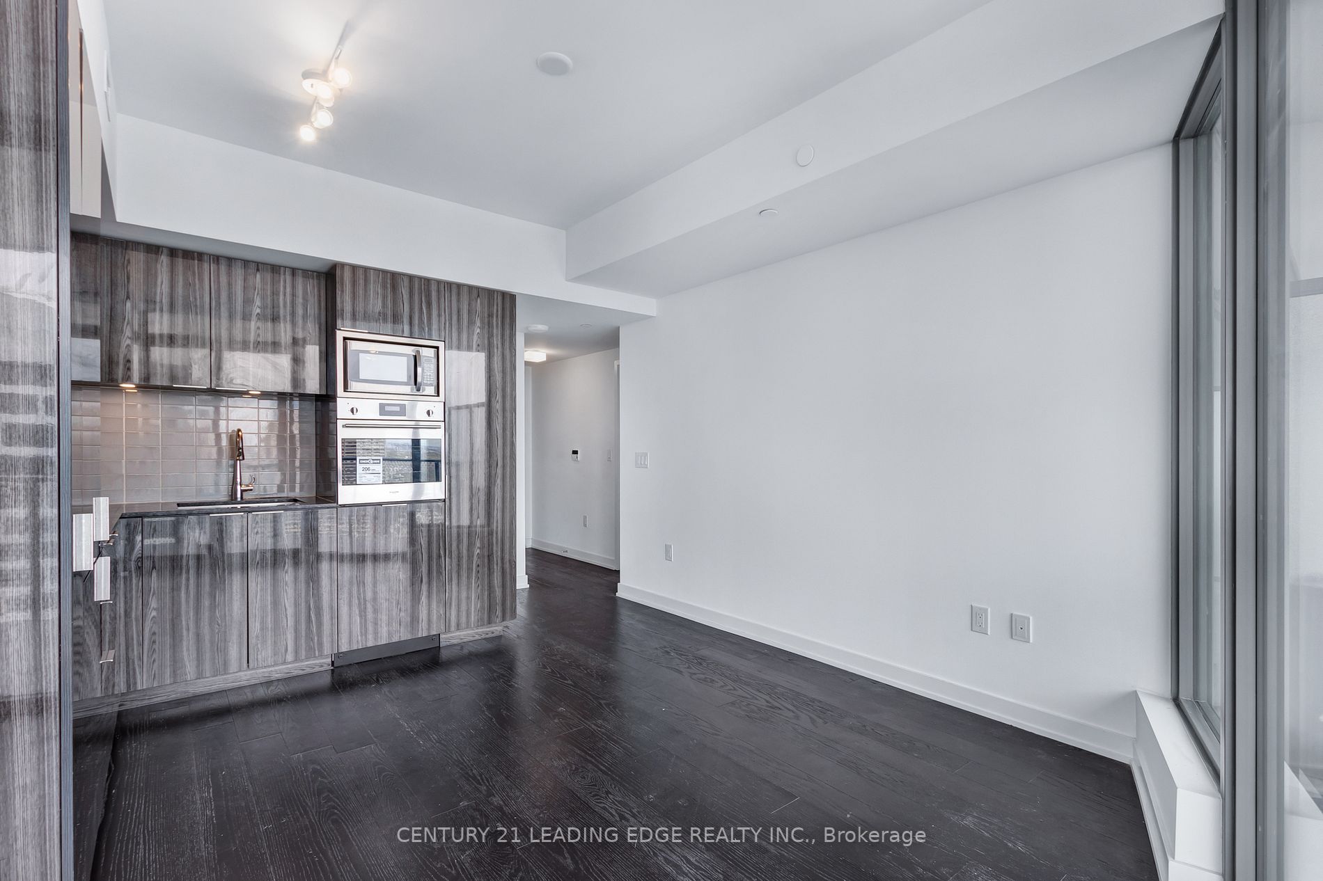 11 Wellesley St W, #4711