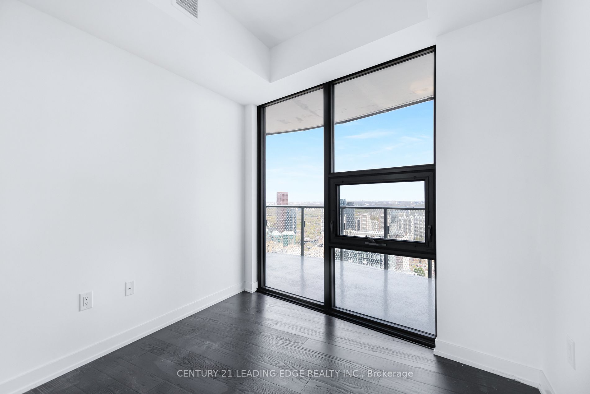 11 Wellesley St W, #4711